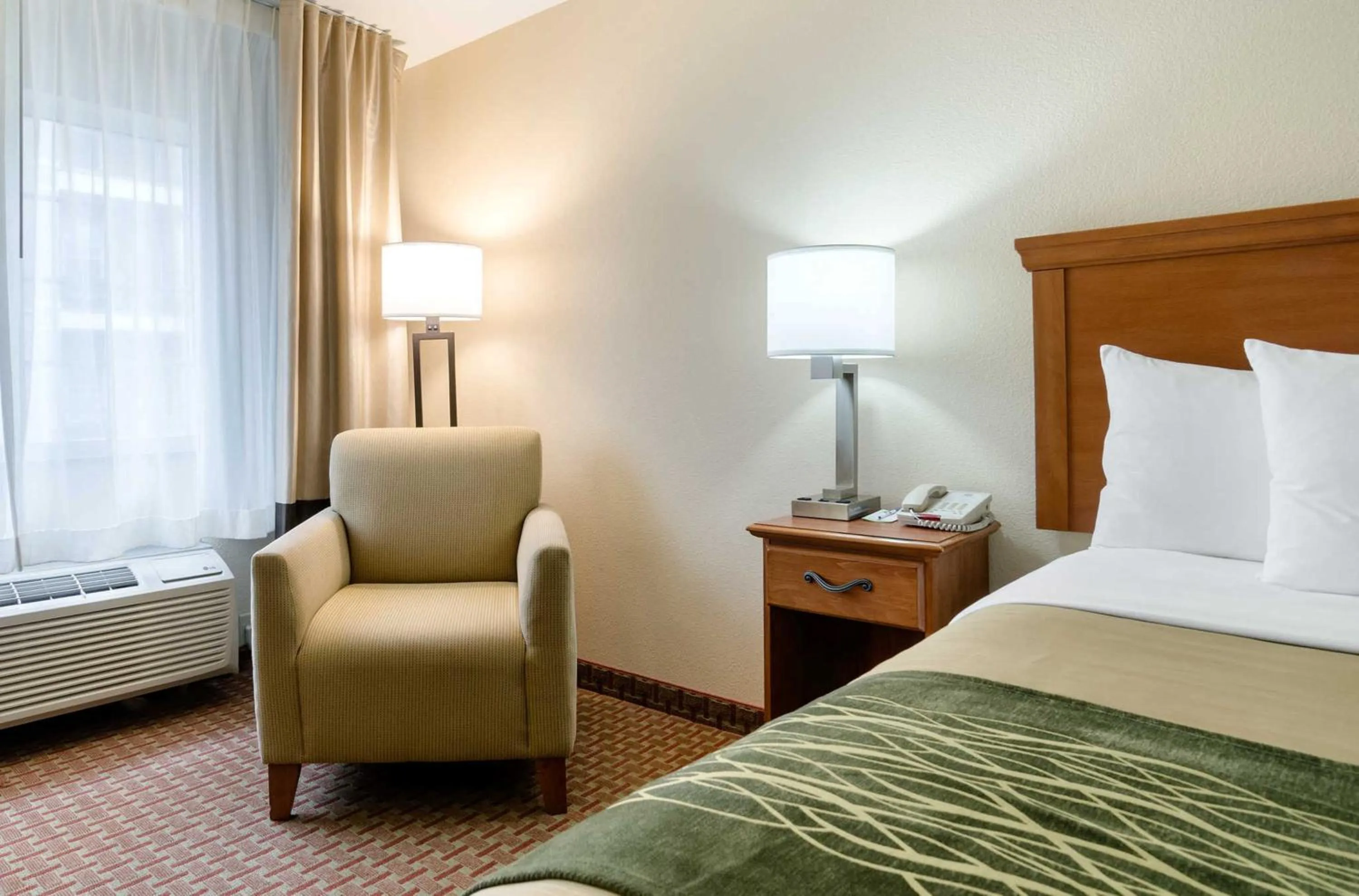 Bedroom, Bed in Super 8 by Wyndham Great Bend