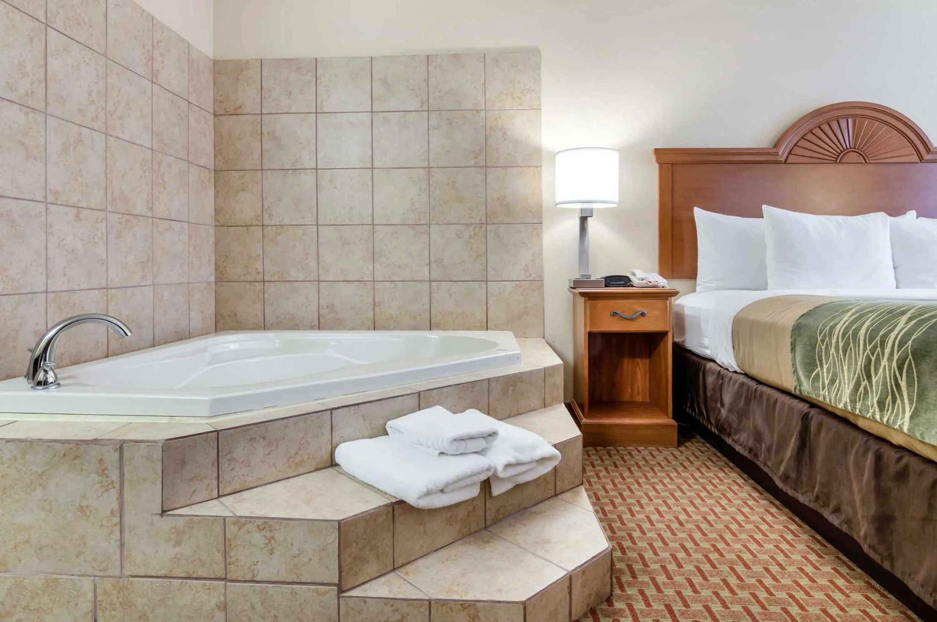 Bedroom, Bed in Super 8 by Wyndham Great Bend