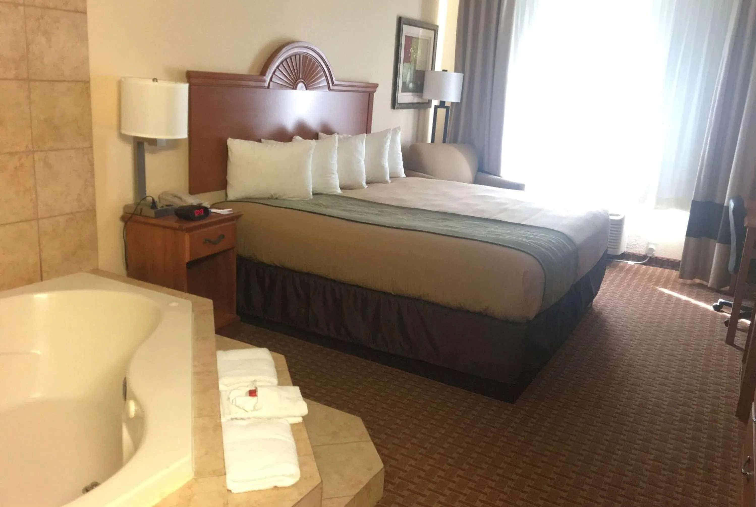 Photo of the whole room, Bed in Super 8 by Wyndham Great Bend