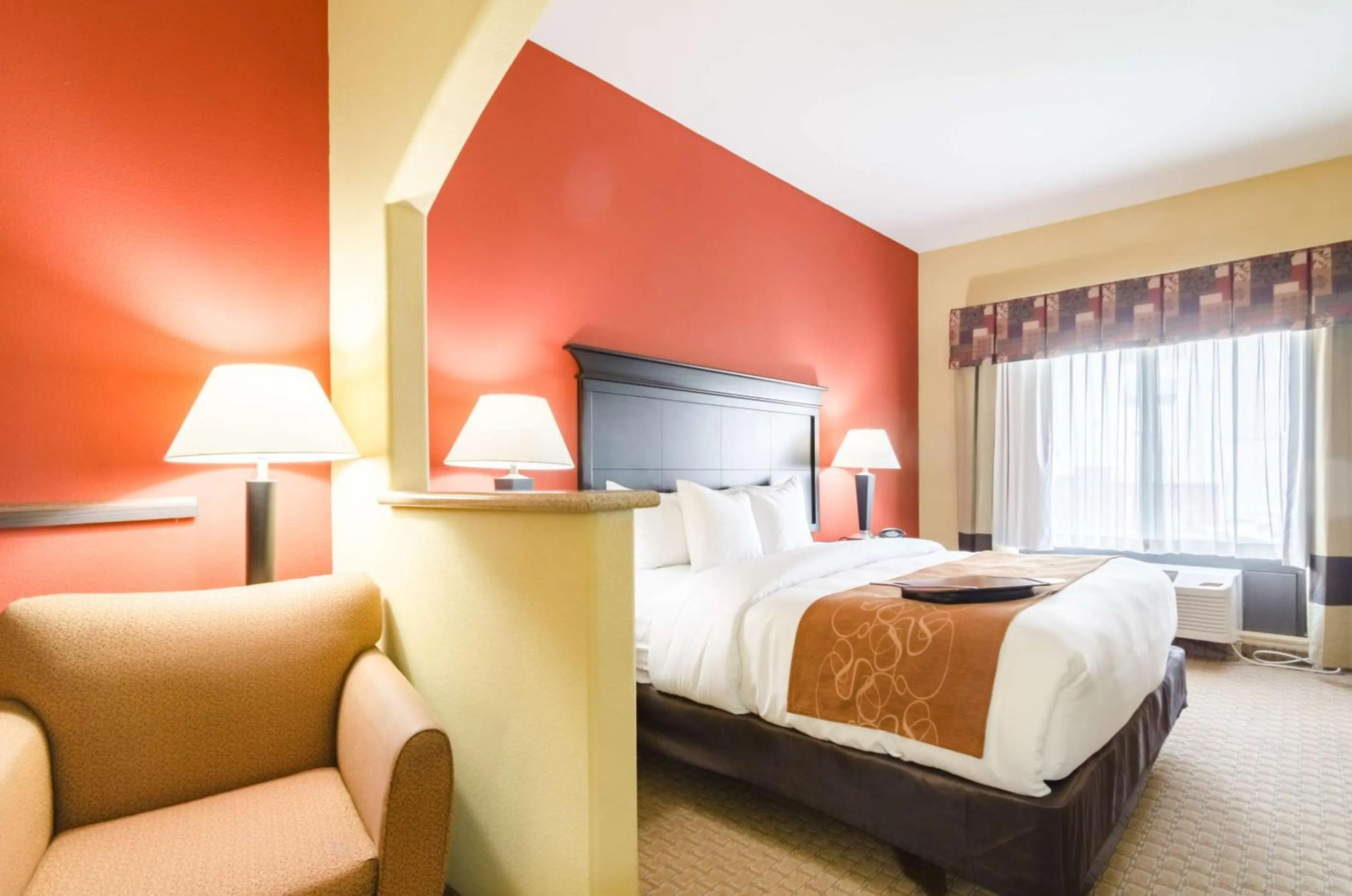 Bedroom in Comfort Suites Salina South