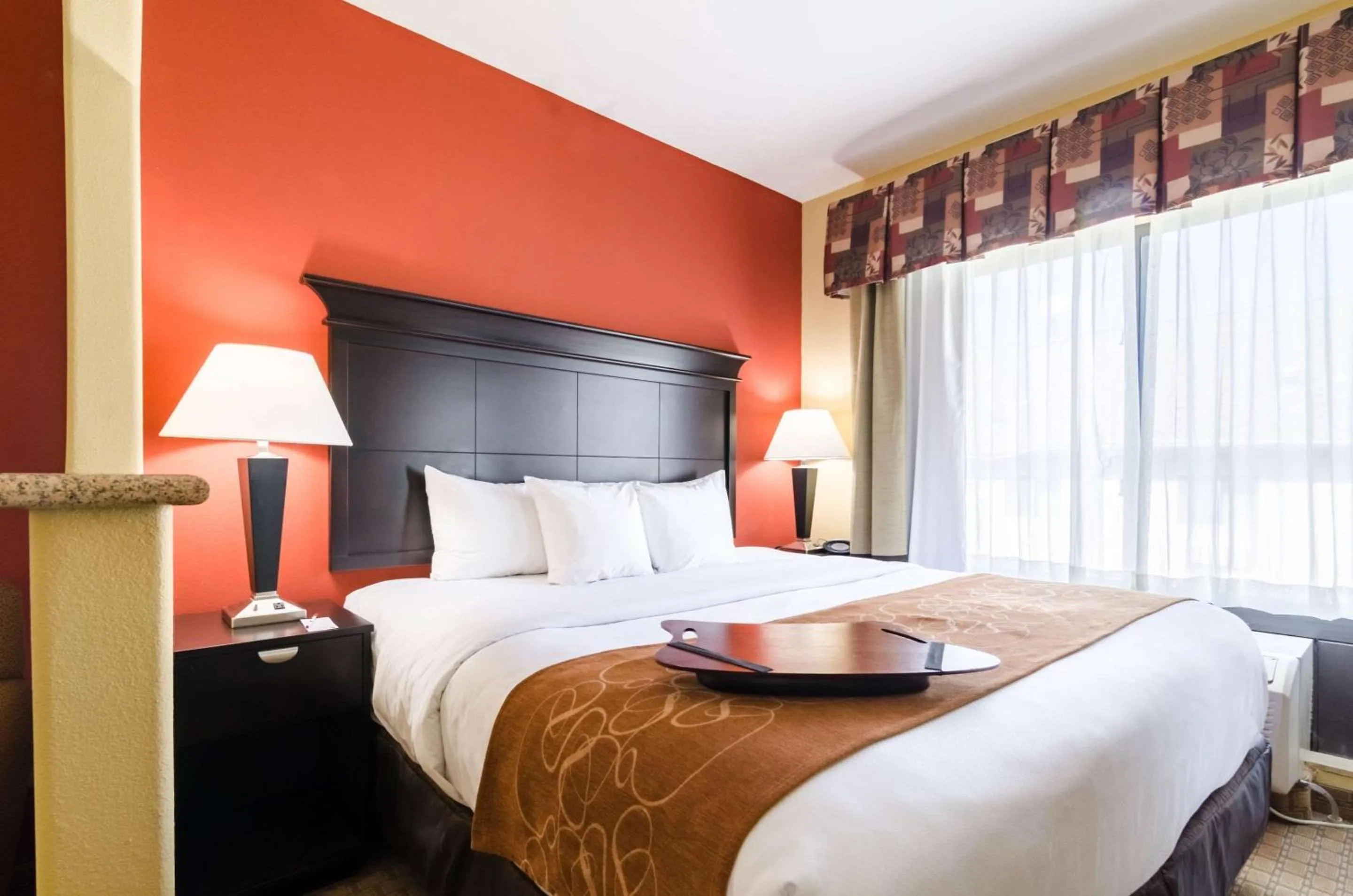 Photo of the whole room in Comfort Suites Salina South