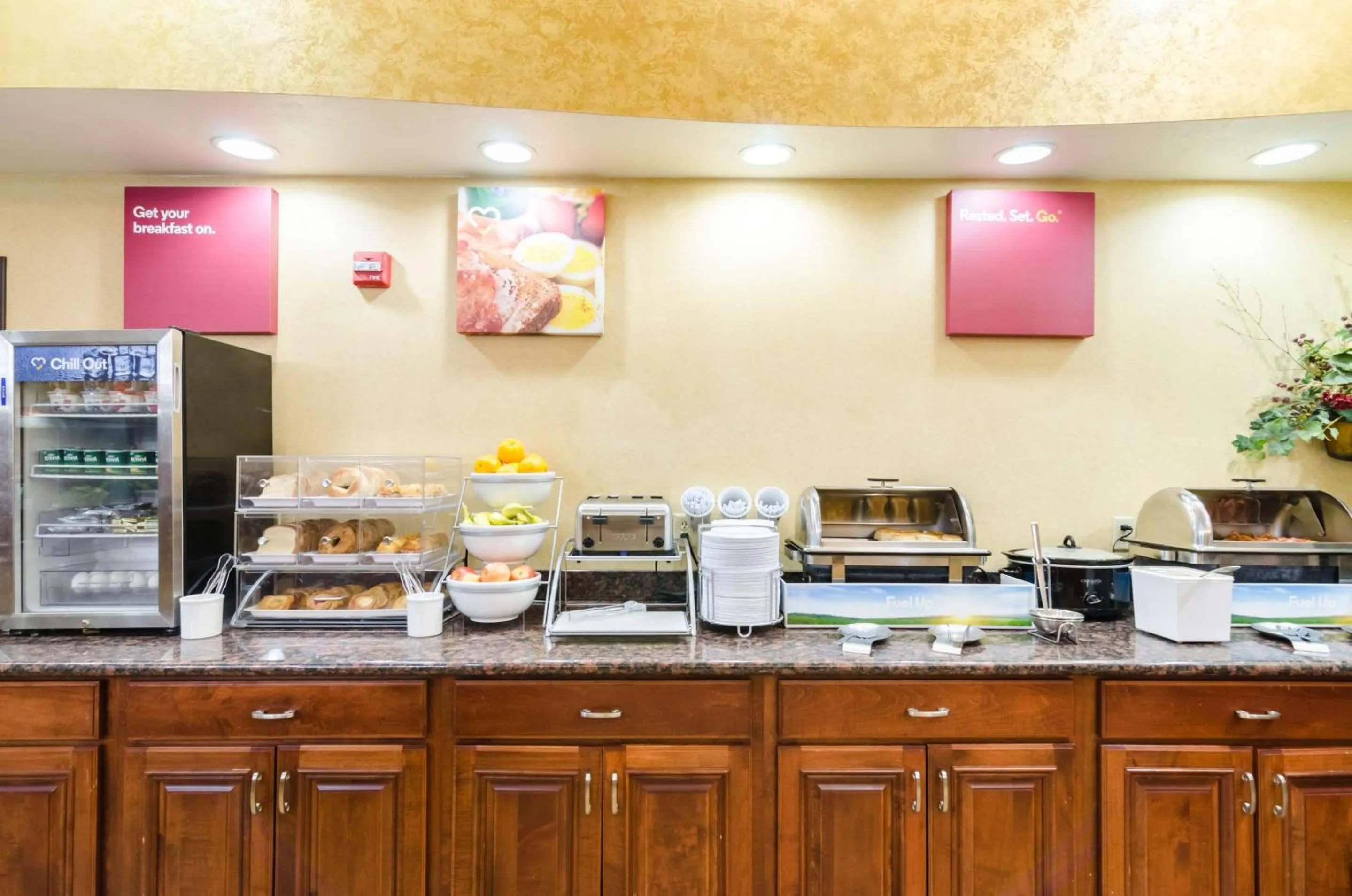 Breakfast in Comfort Suites Salina South