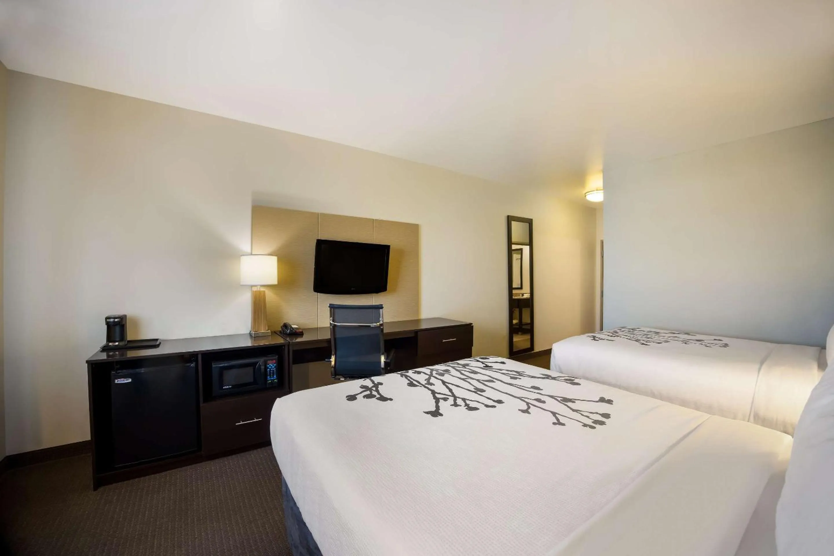 Bedroom, Bed in Sleep Inn & Suites Colby