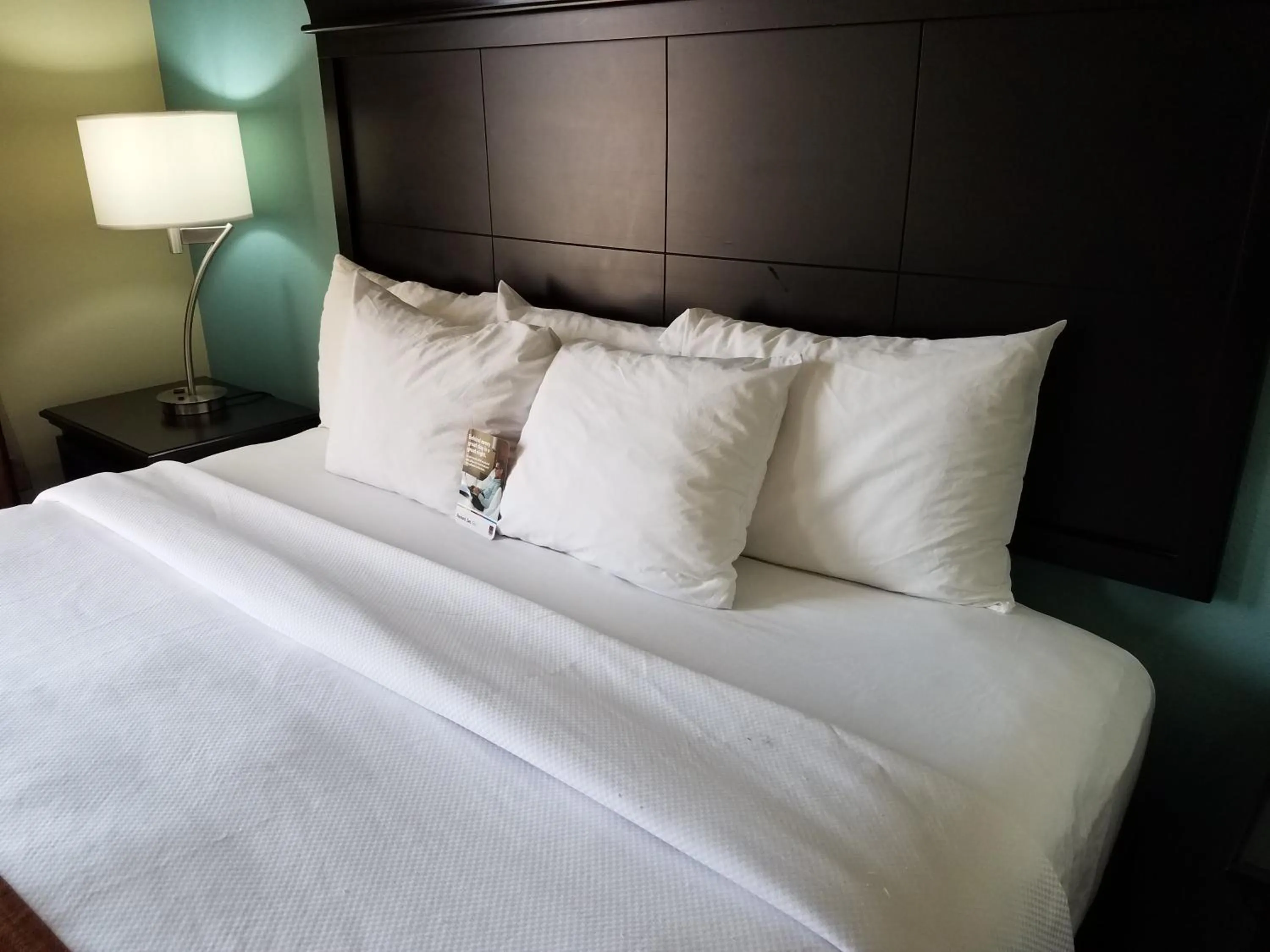 Bed in Comfort Suites Topeka Northwest