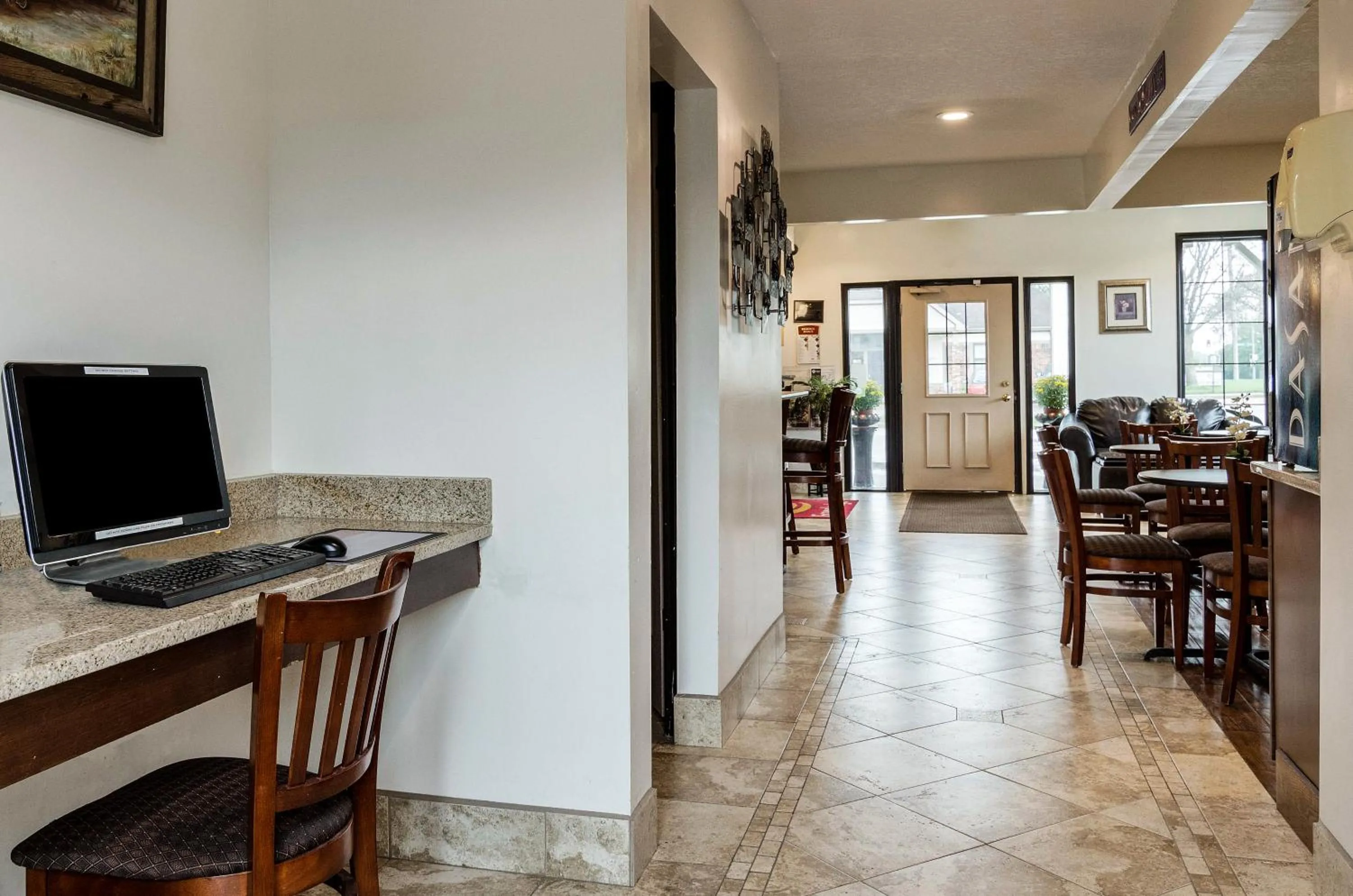 Evening entertainment in Econo Lodge Lawrence near University