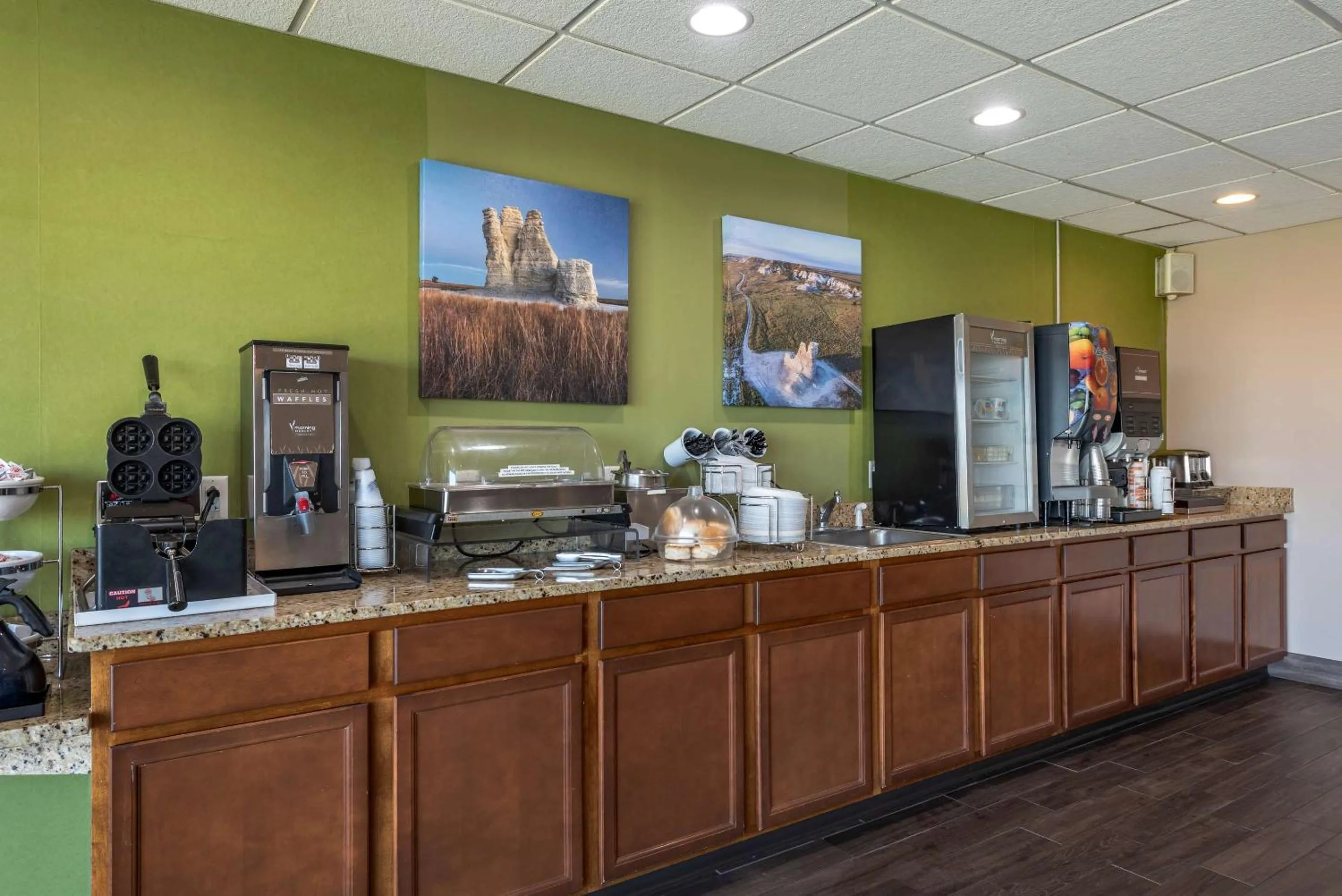 Breakfast in Sleep Inn & Suites Oakley I-70