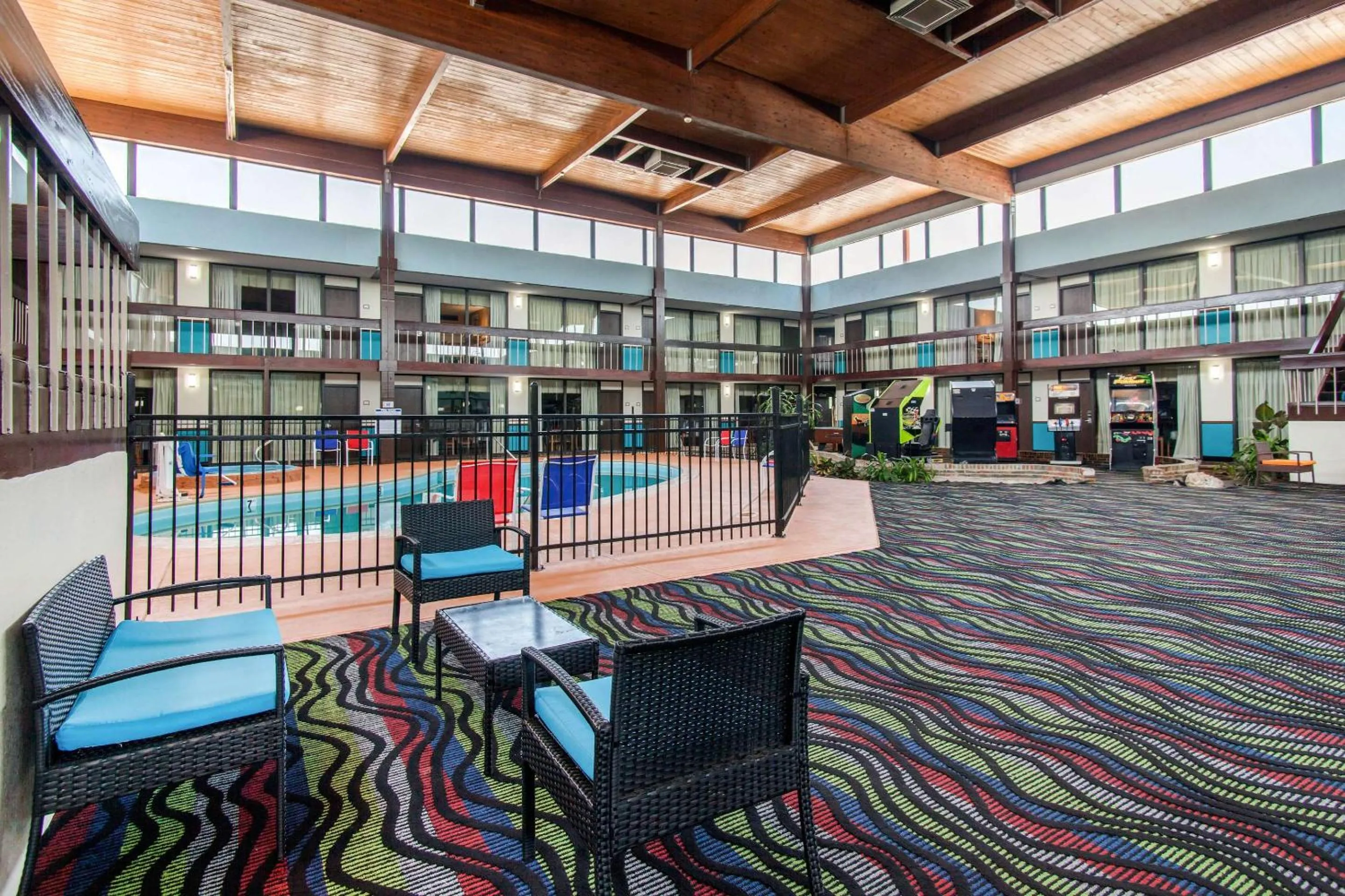 Swimming pool in Quality Inn Arkansas City North