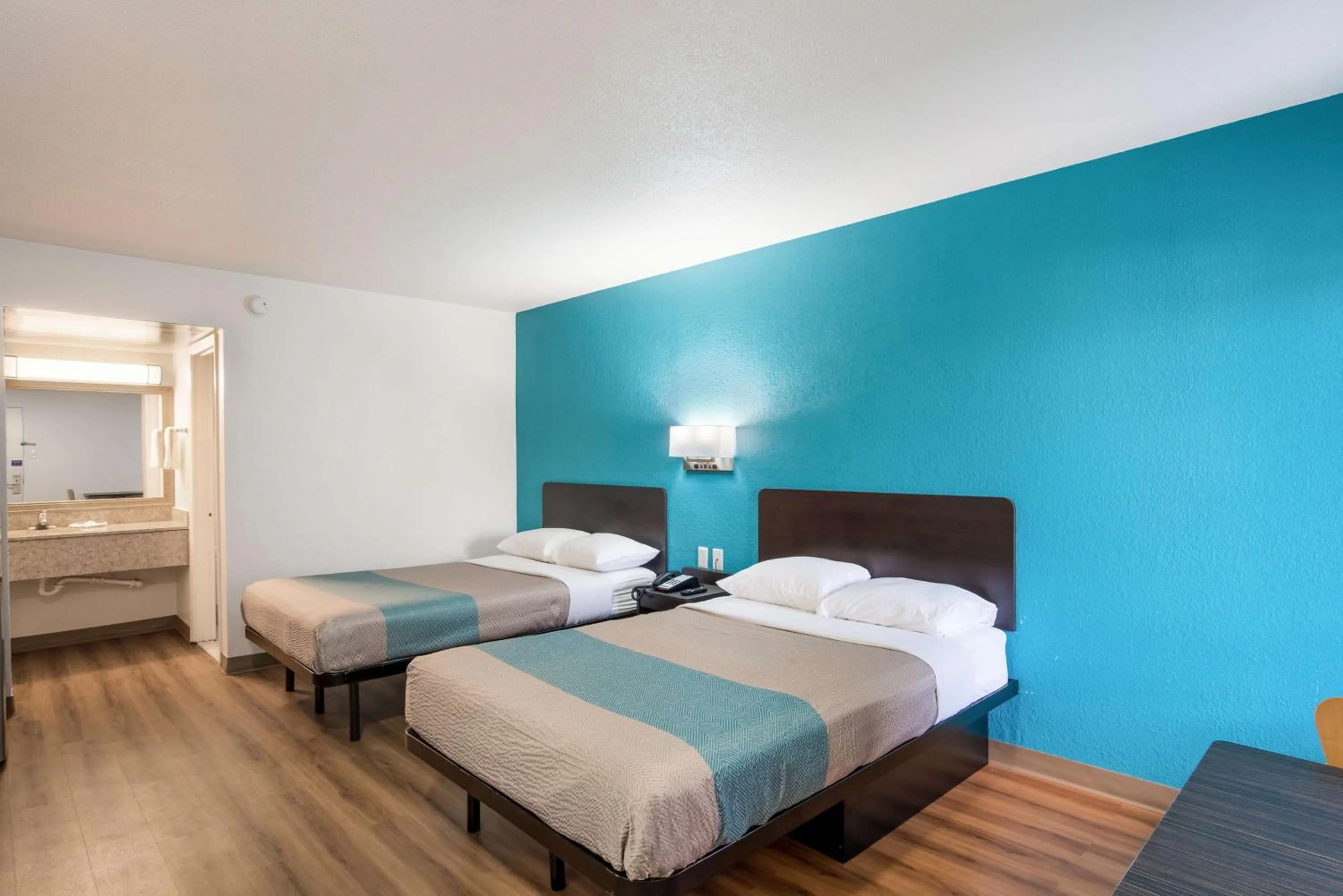 Photo of the whole room, Bed in Motel 6-Lexington, KY - Airport