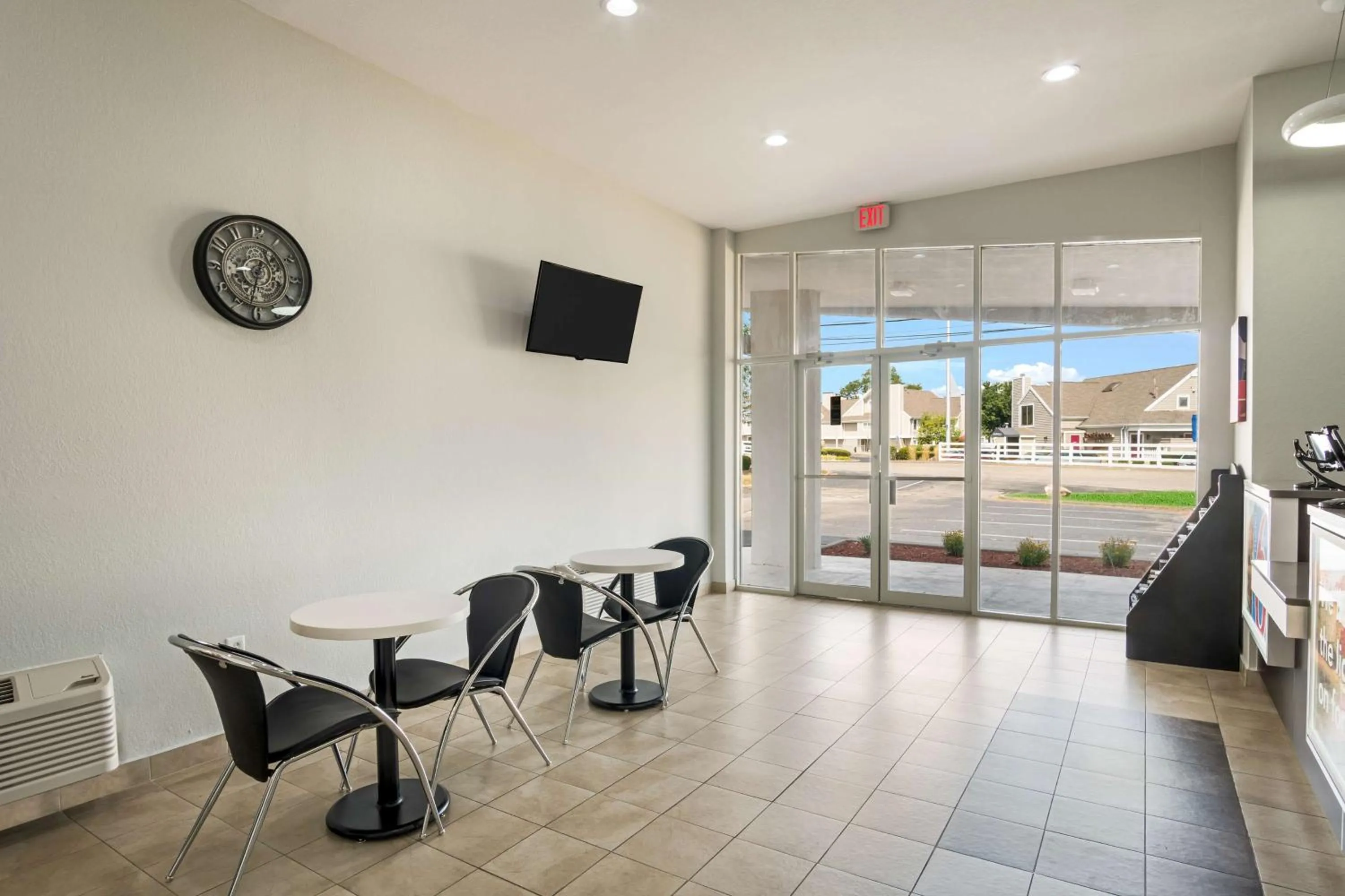 Lobby or reception in Motel 6-Lexington, KY - Airport