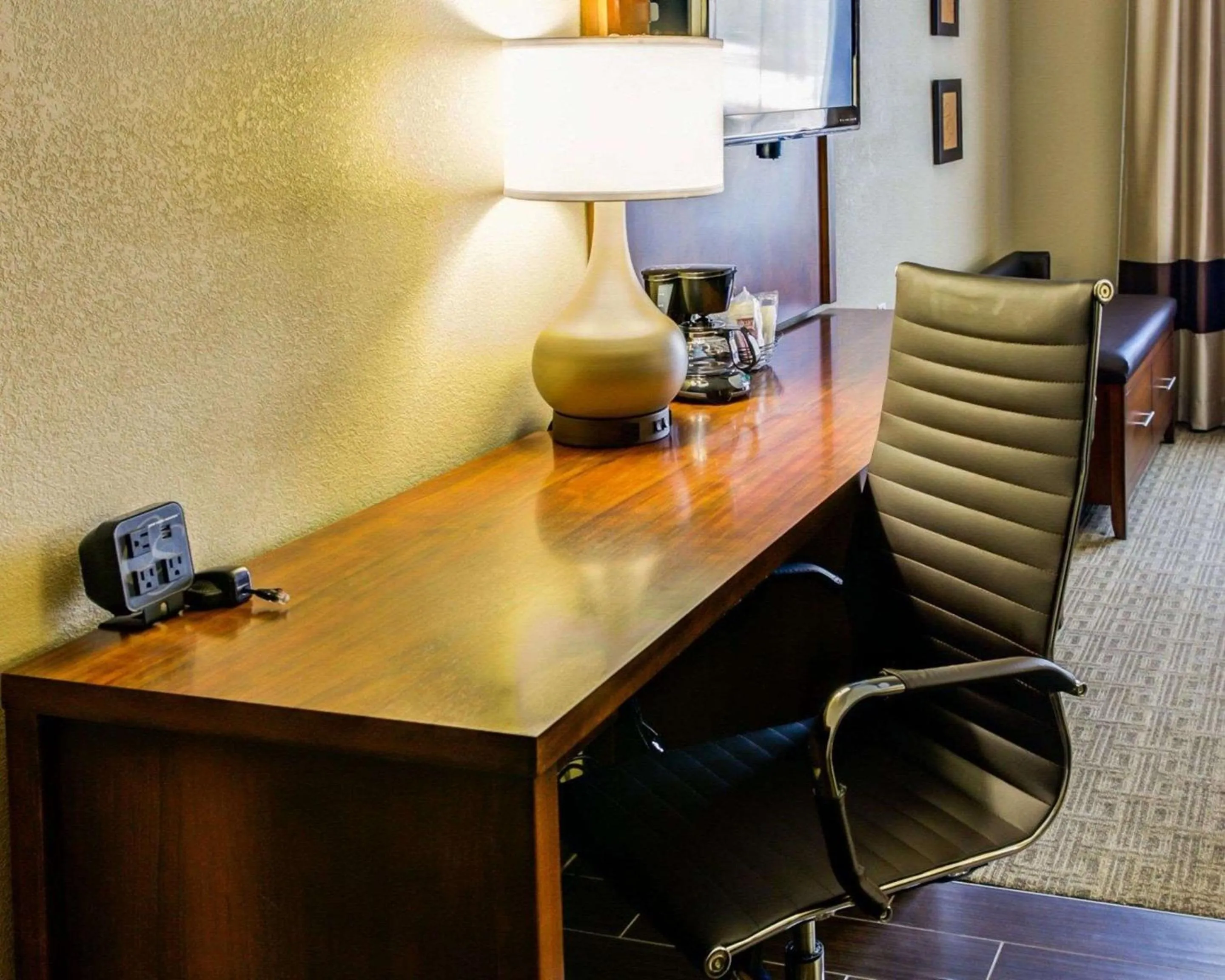 Photo of the whole room in Comfort Suites Georgetown