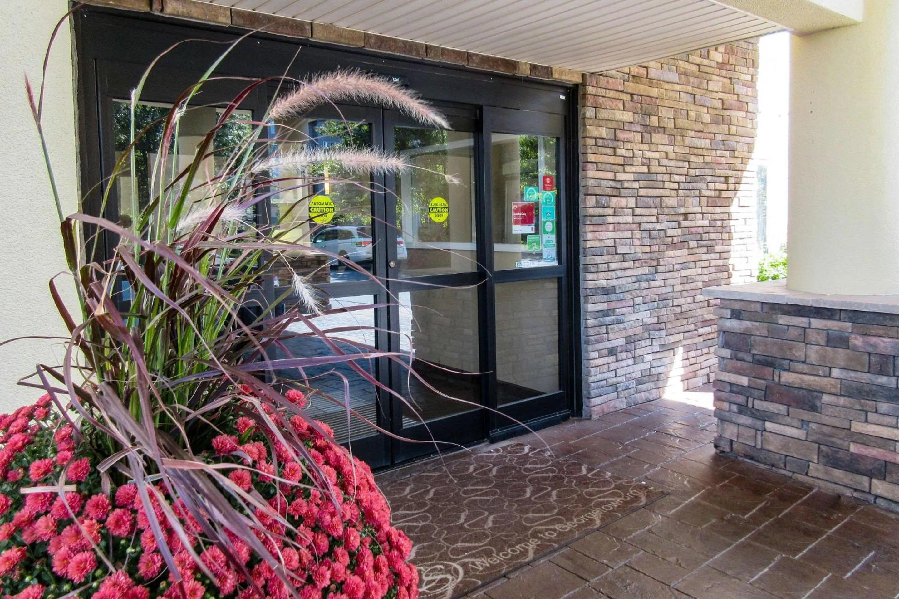 Property building in Comfort Suites Georgetown