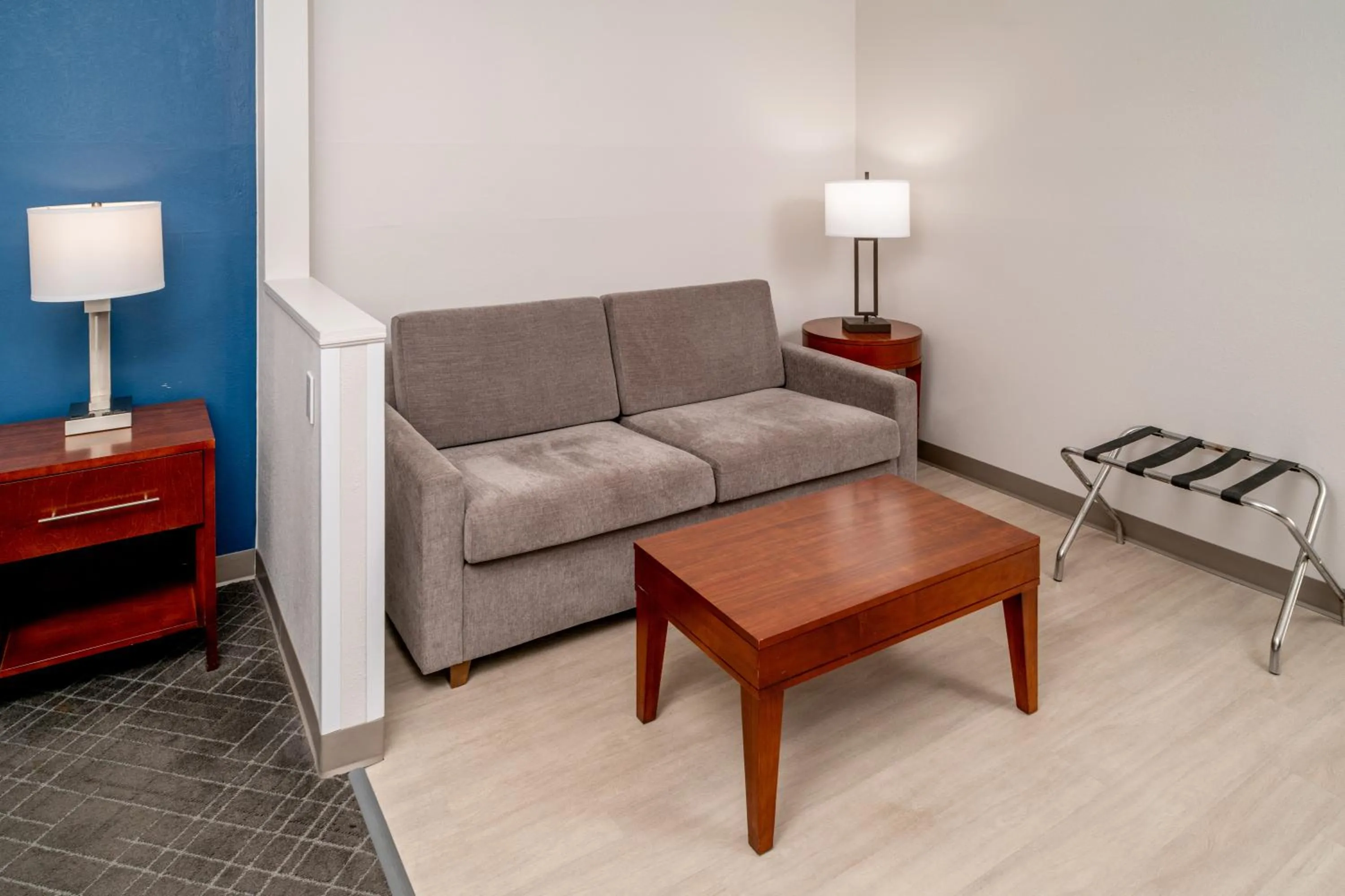 Seating area in Comfort Suites Prestonsburg West