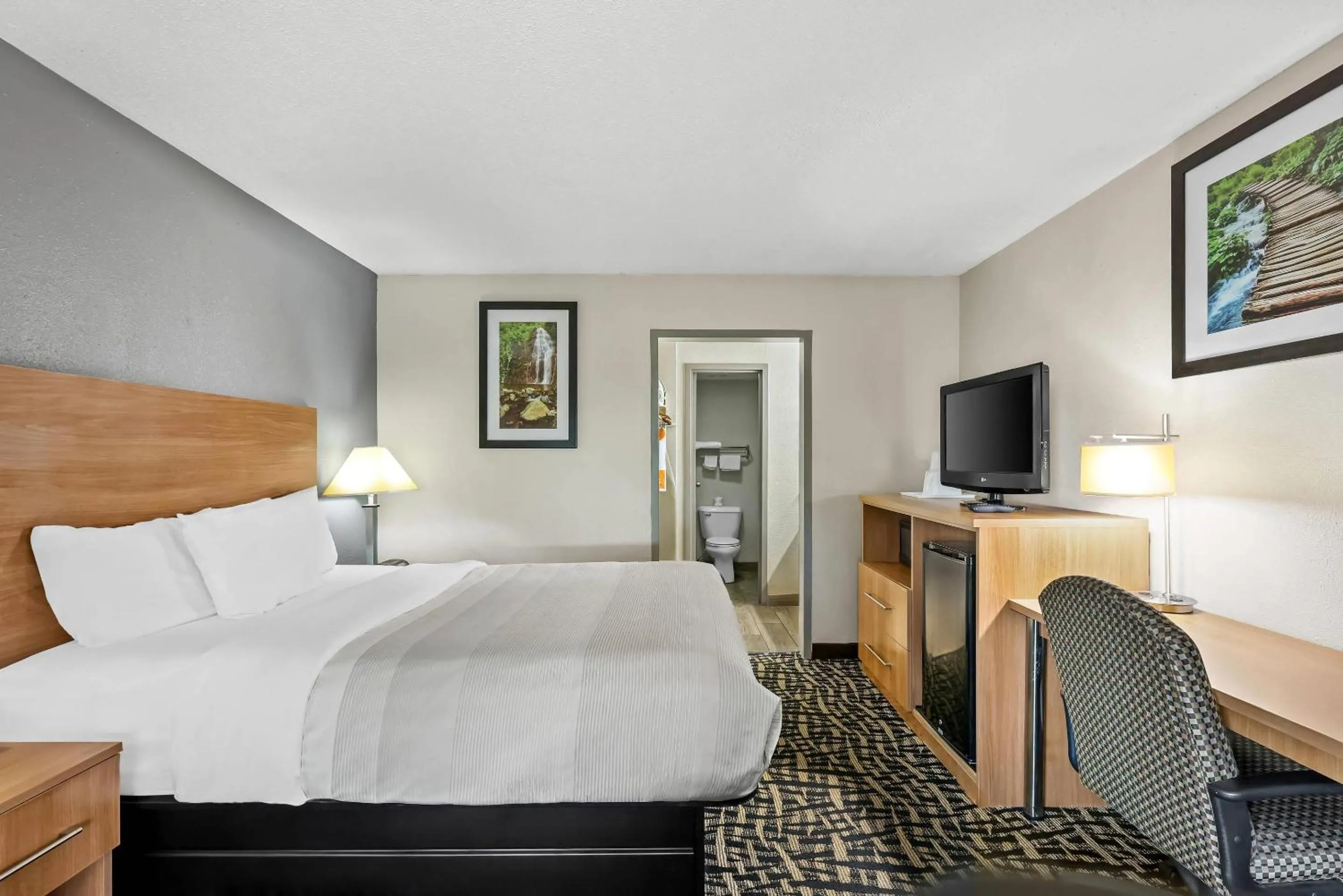 Bedroom, Bed in Quality Inn Bowling Green South