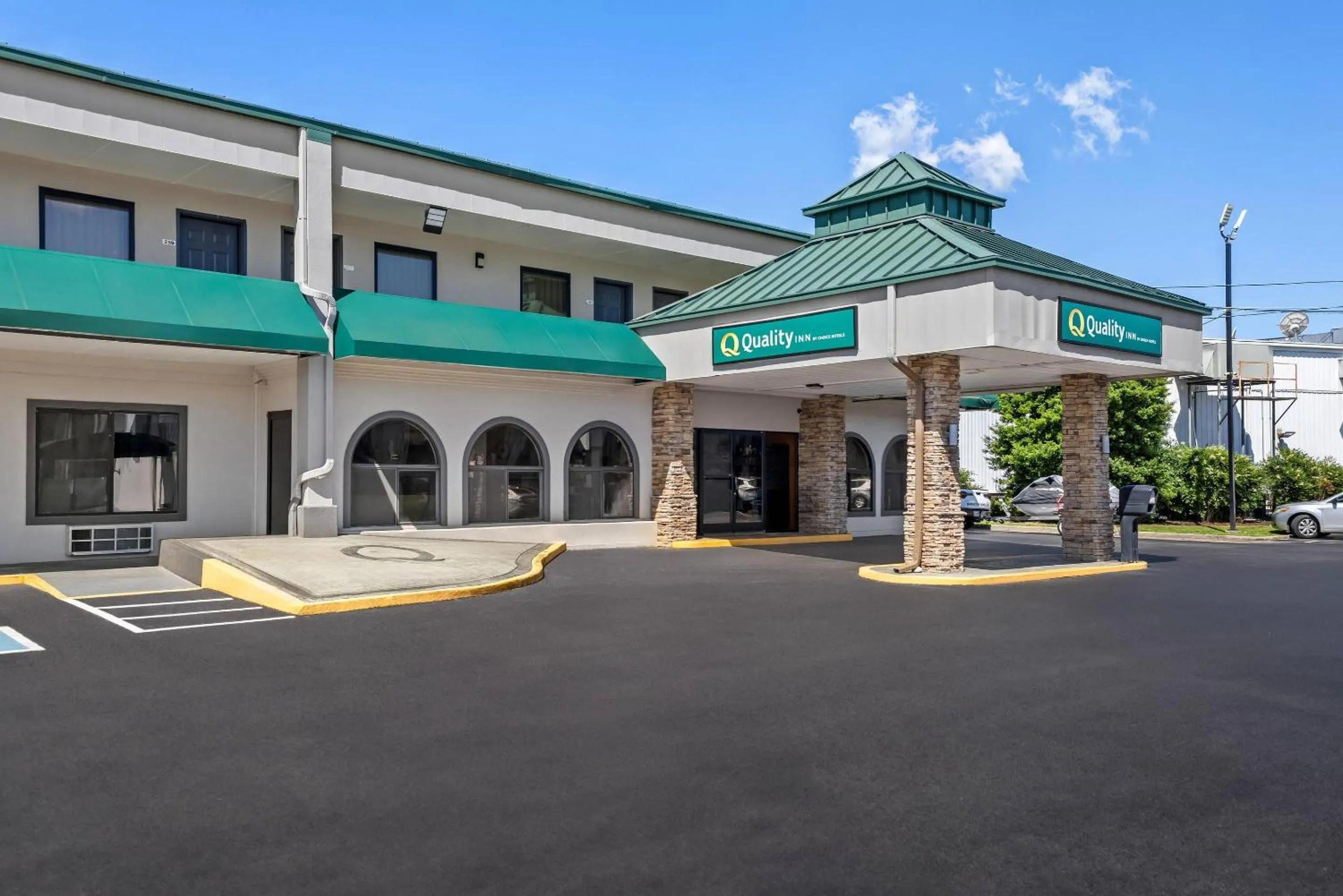 Property building in Quality Inn Bowling Green South