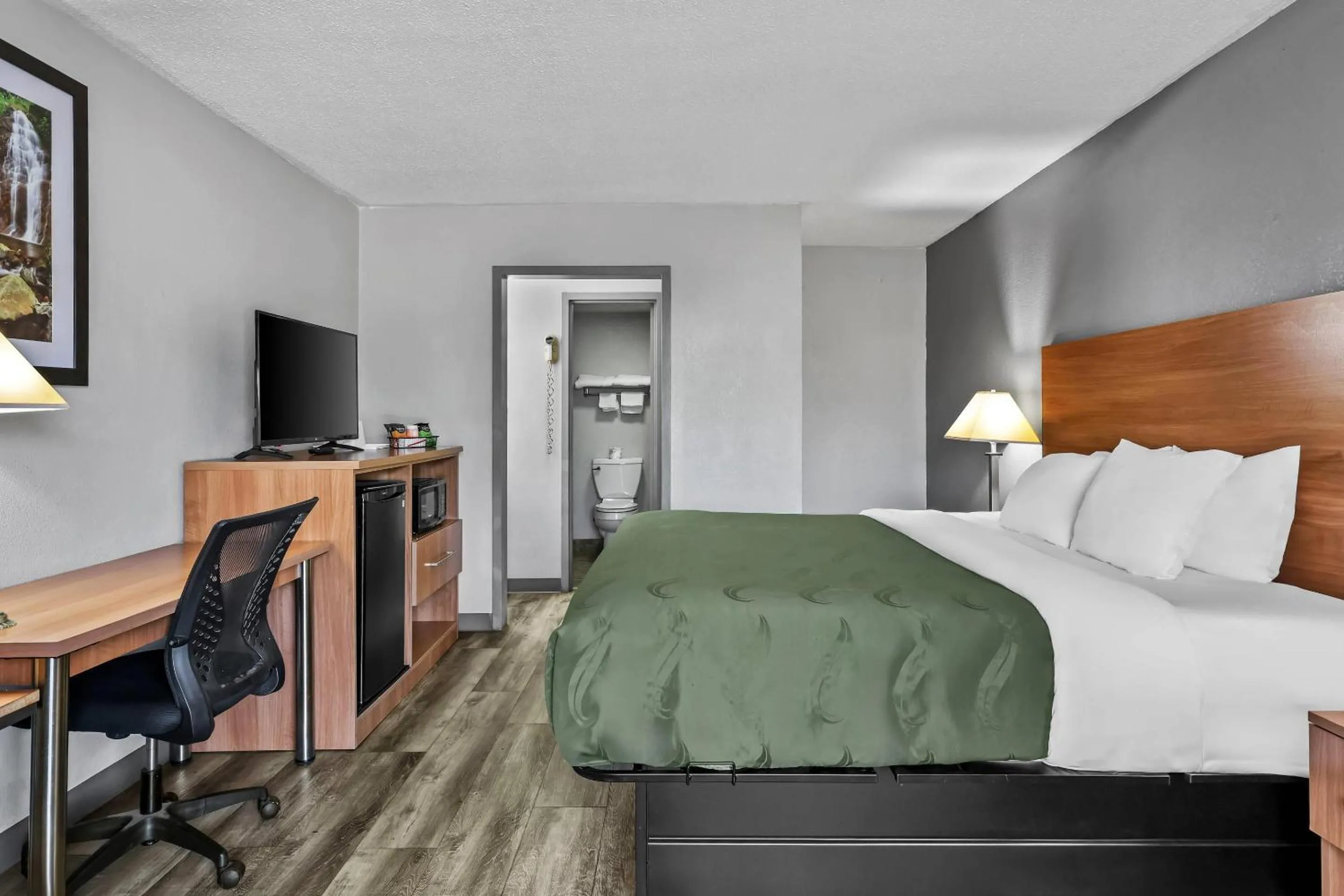 Bedroom, Bed in Quality Inn Bowling Green South