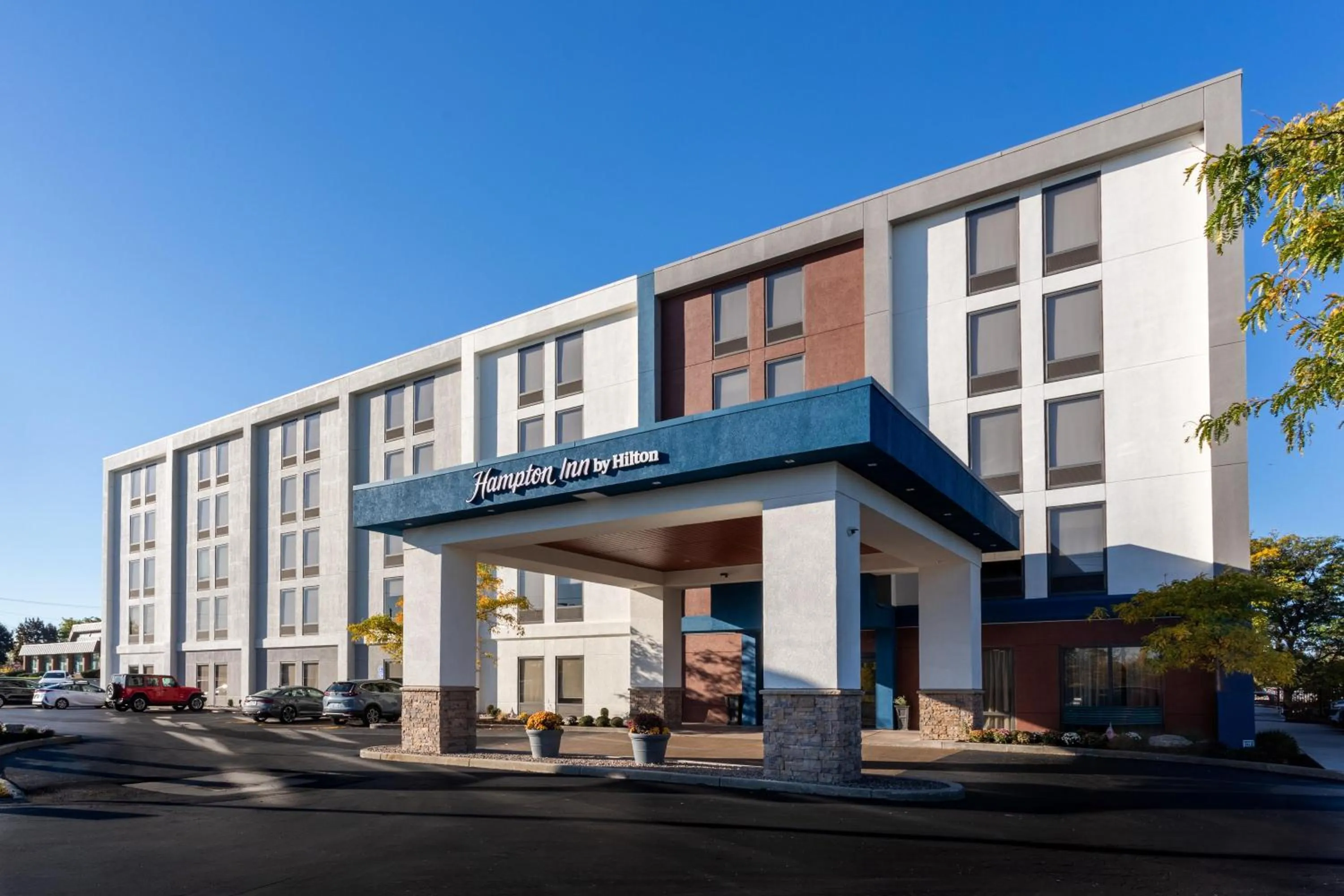 Property building in Hampton Inn Buffalo-South/I-90