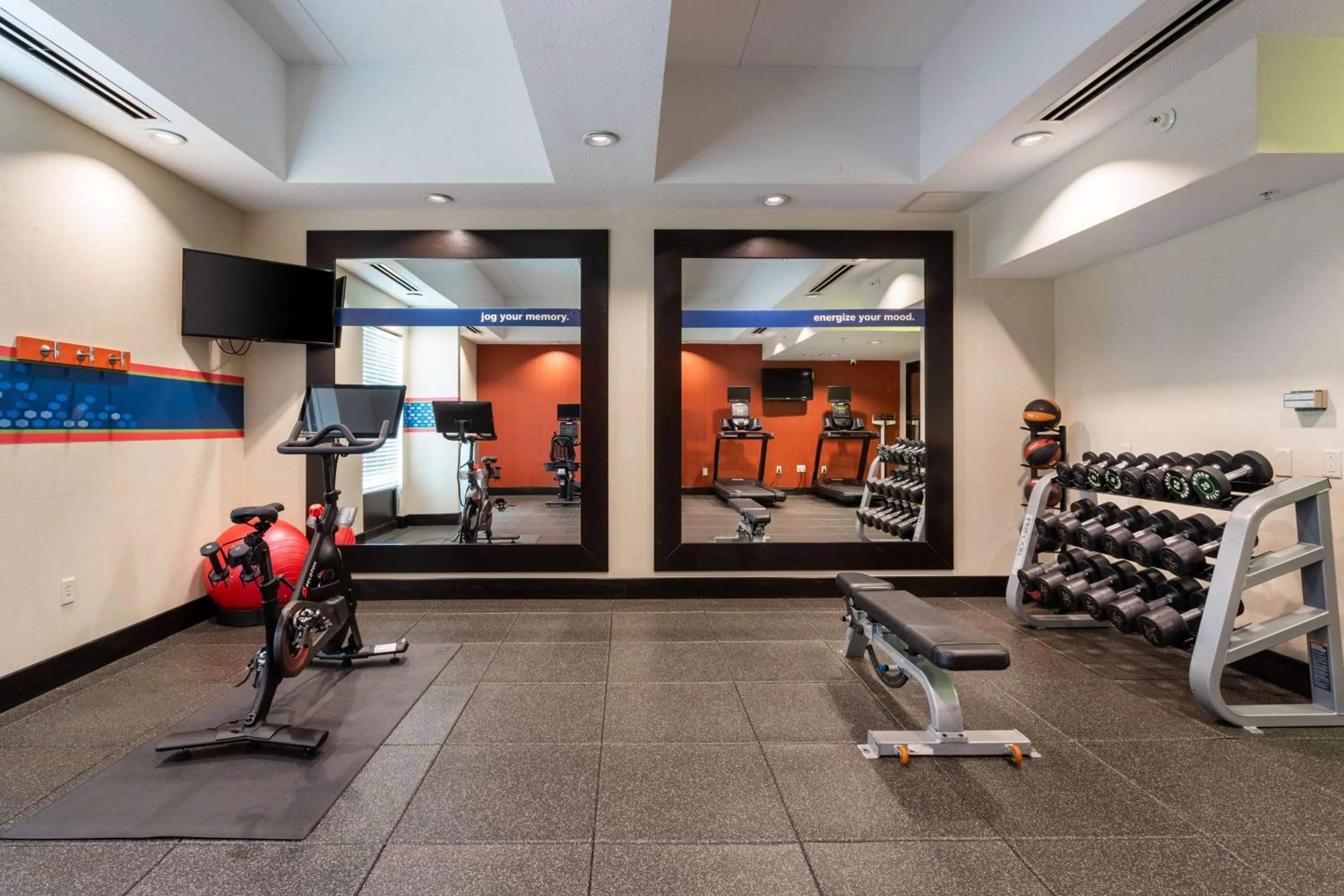 Fitness centre/facilities in Hampton Inn Buffalo-South/I-90