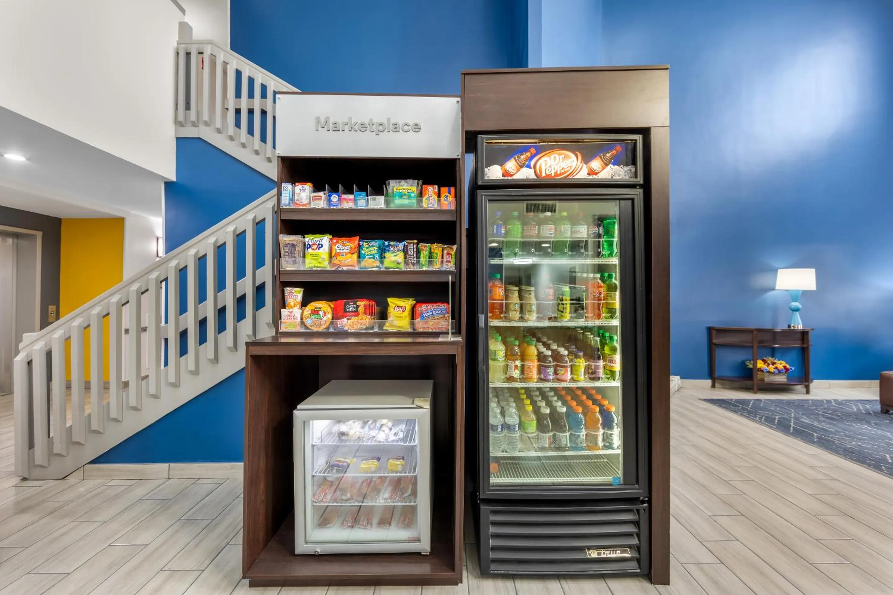 vending machine in Comfort Suites London South