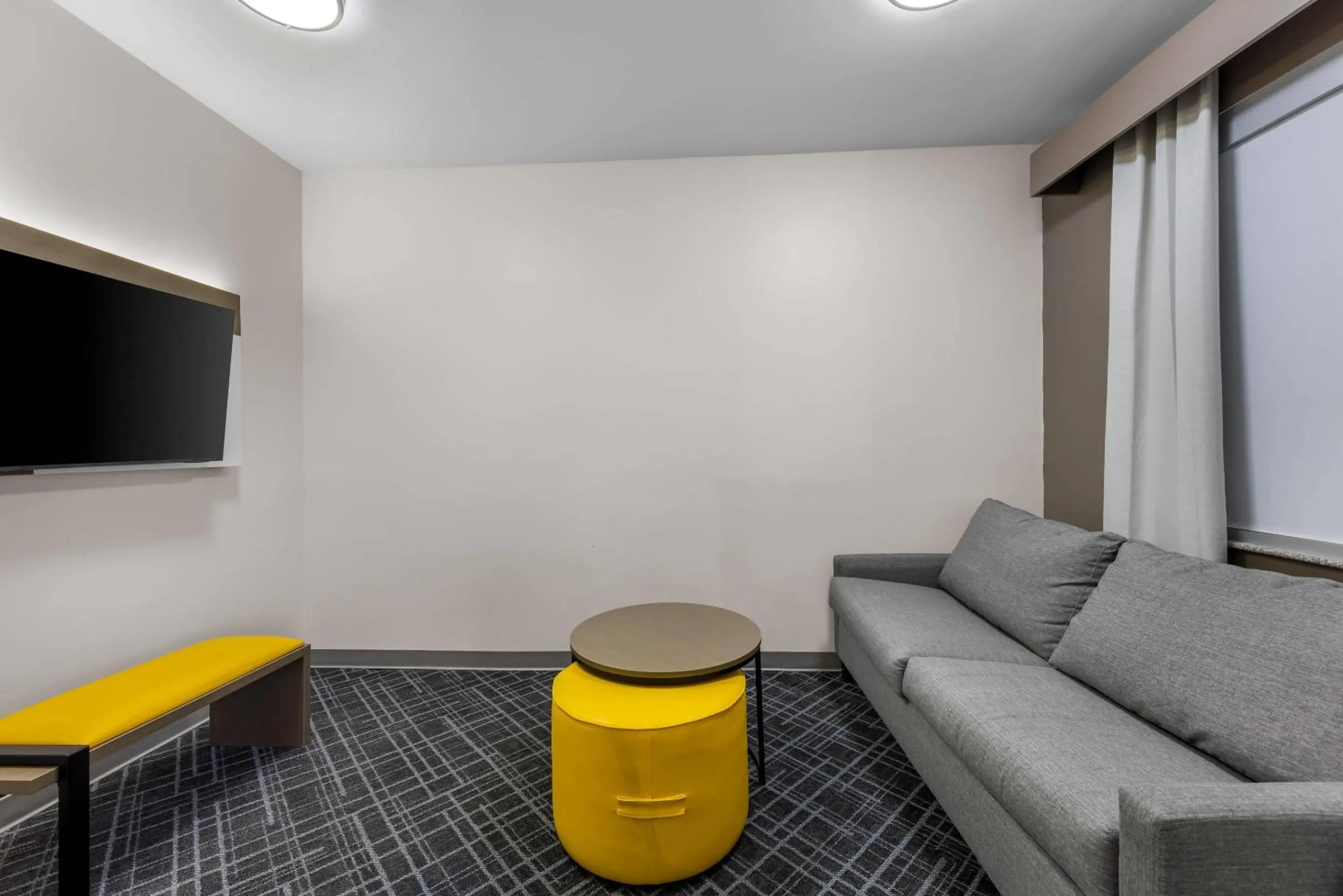 Bedroom in Comfort Suites London South