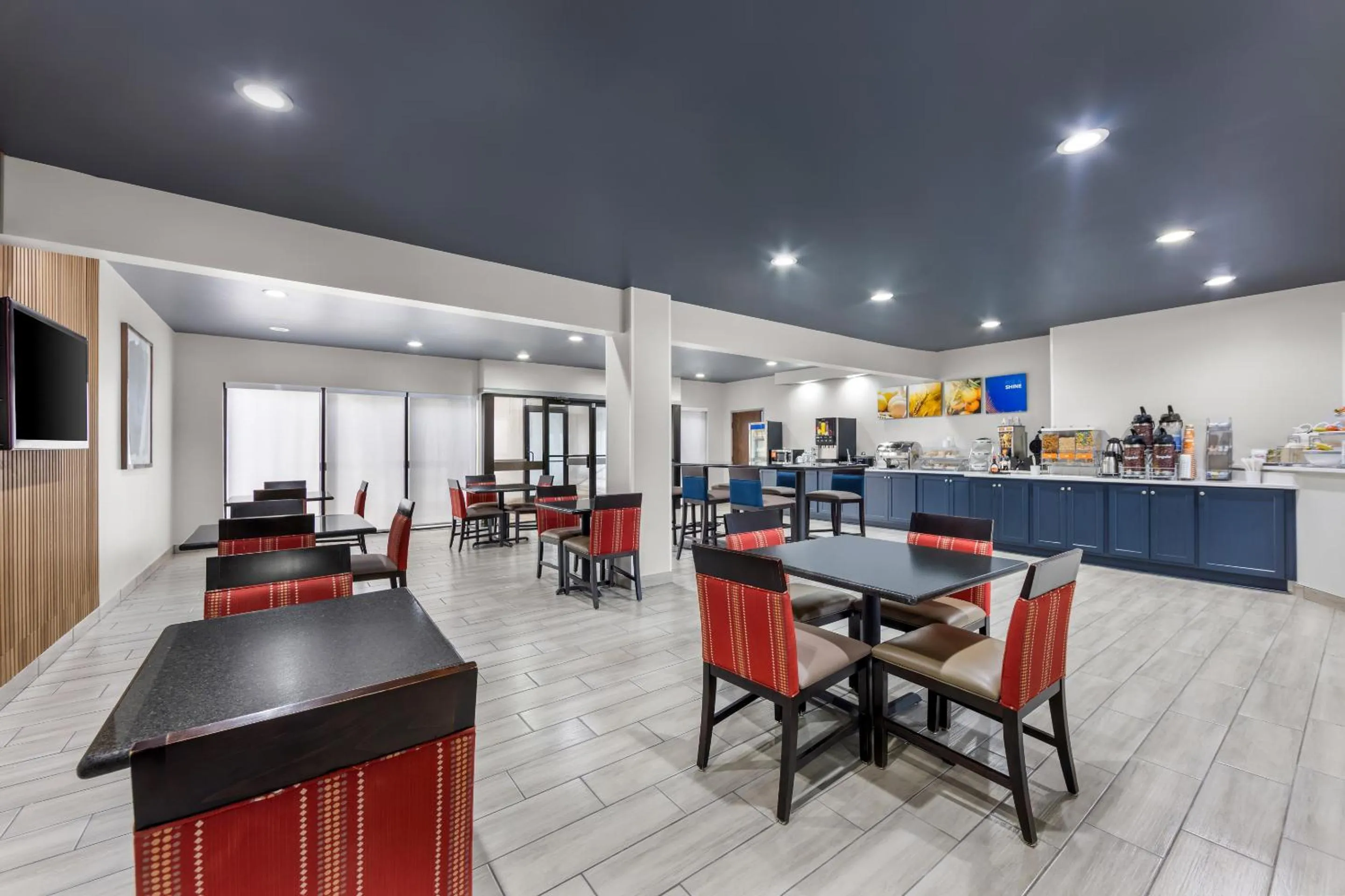 Breakfast in Comfort Suites London South