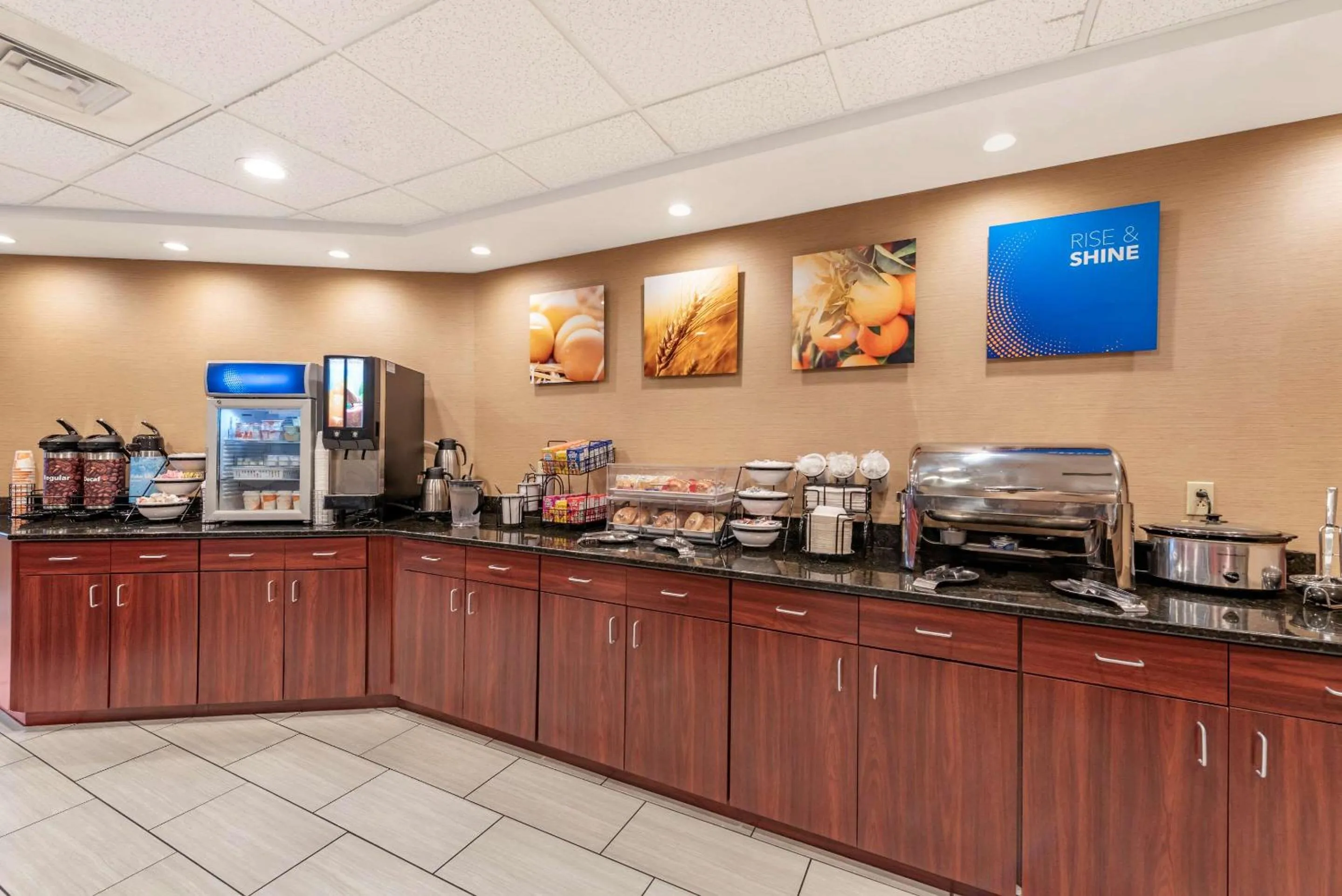 Restaurant/places to eat in Comfort Inn & Suites Morehead