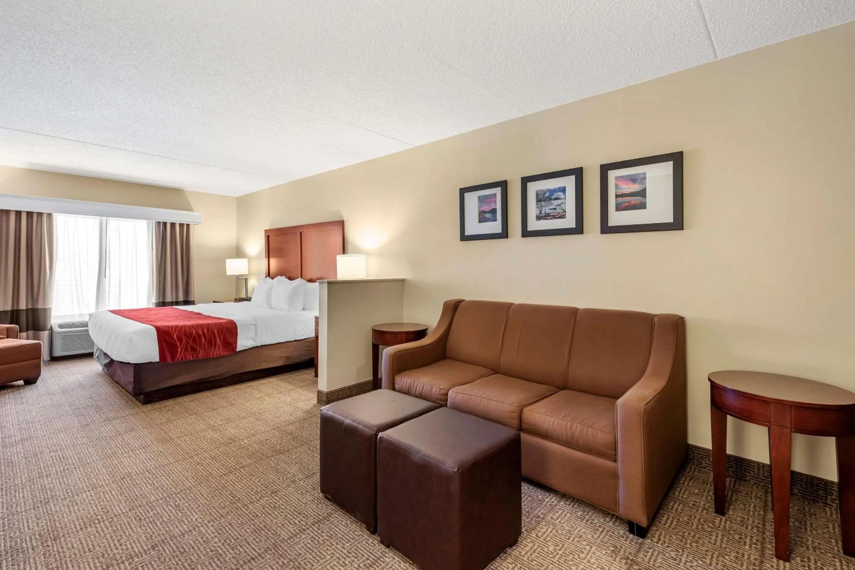 Photo of the whole room, Bed in Comfort Inn & Suites Morehead