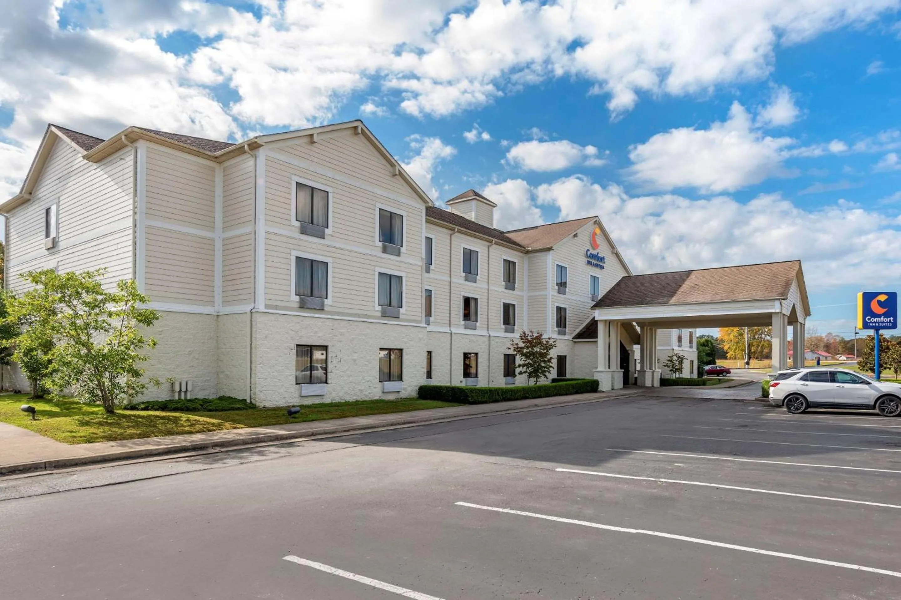 Property building in Comfort Inn & Suites Morehead