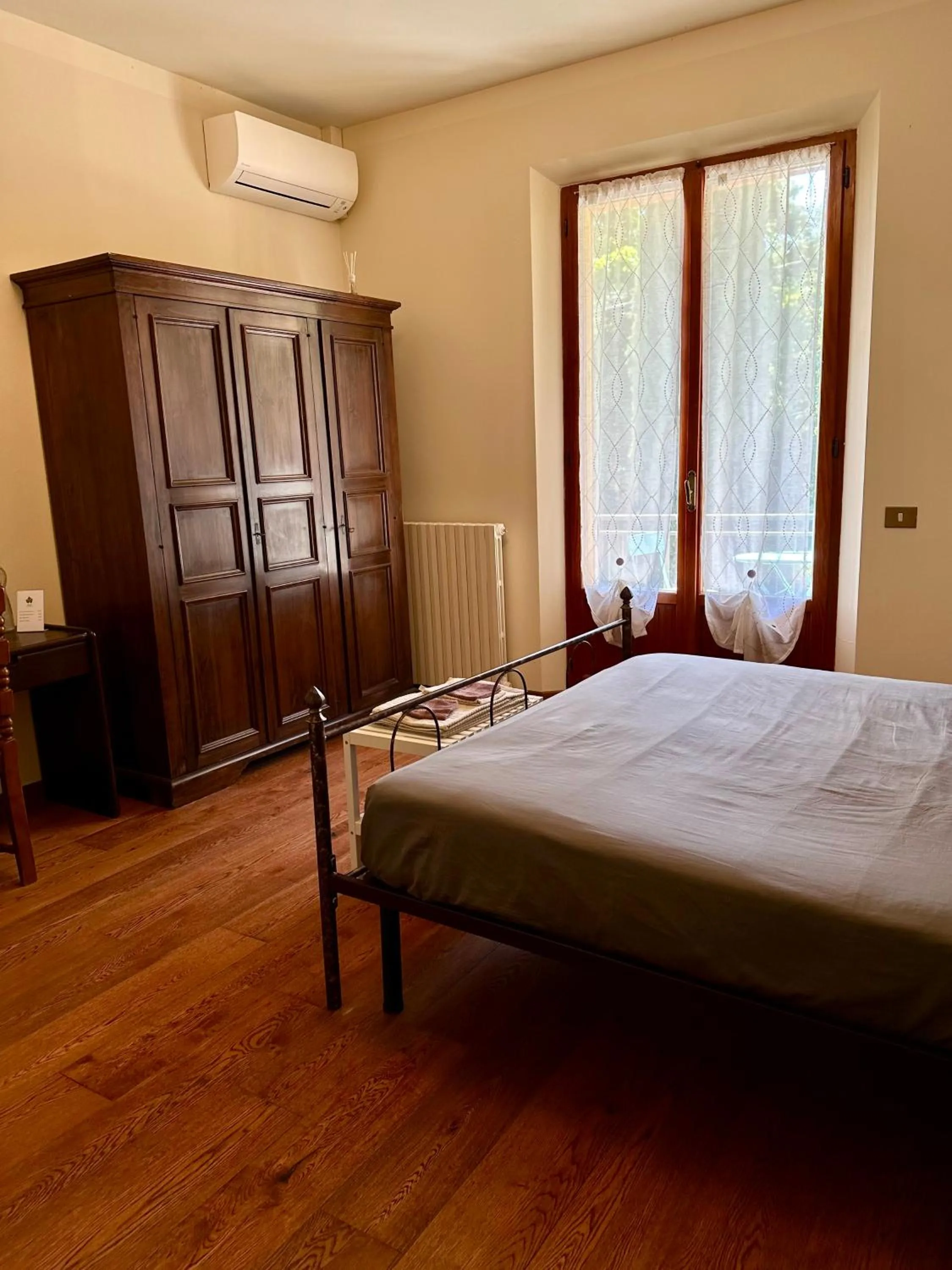 Bed in The Grapevine by MANVI