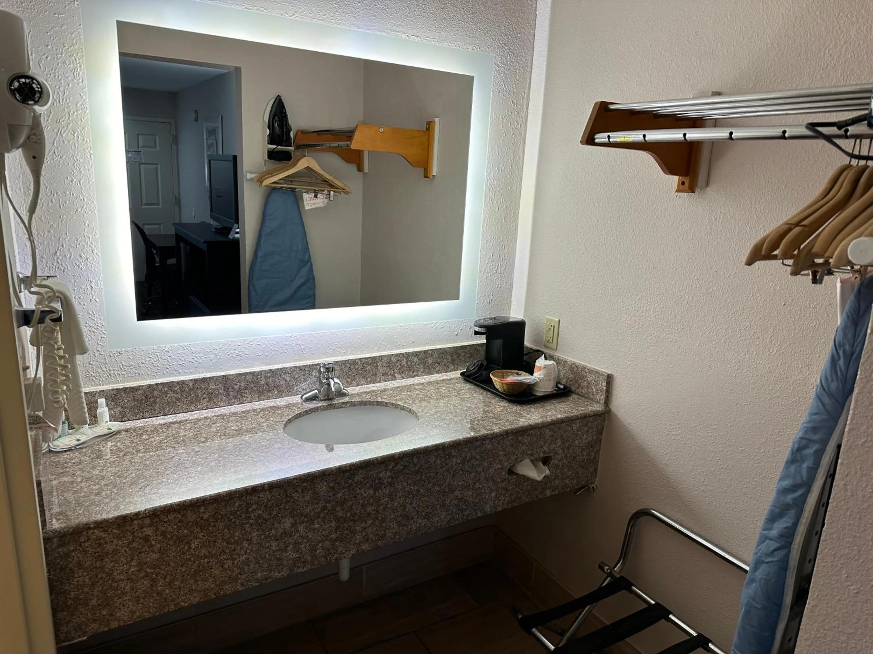 Bathroom in Quality Inn Ashland