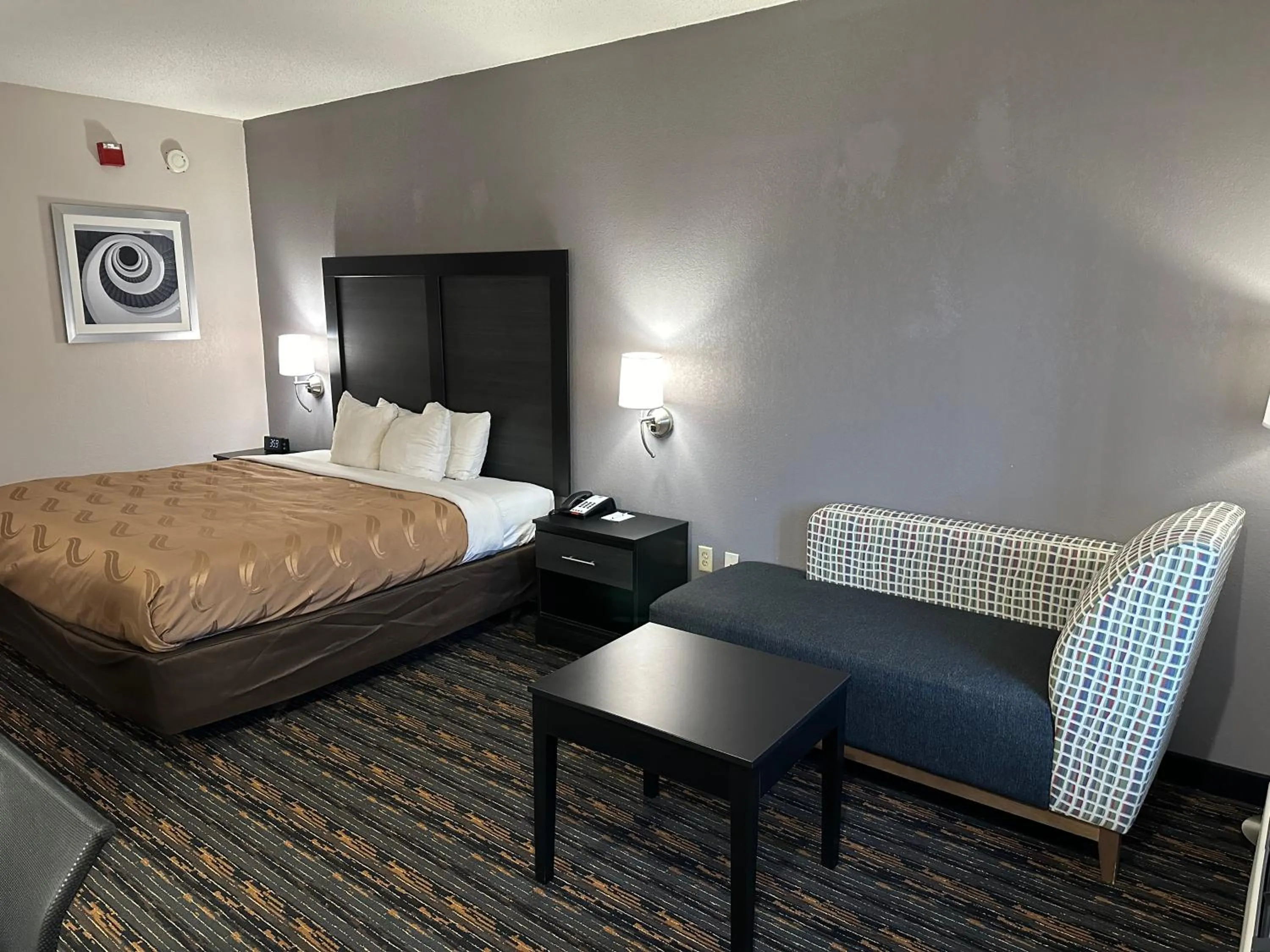 Guests, Bed in Quality Inn Ashland