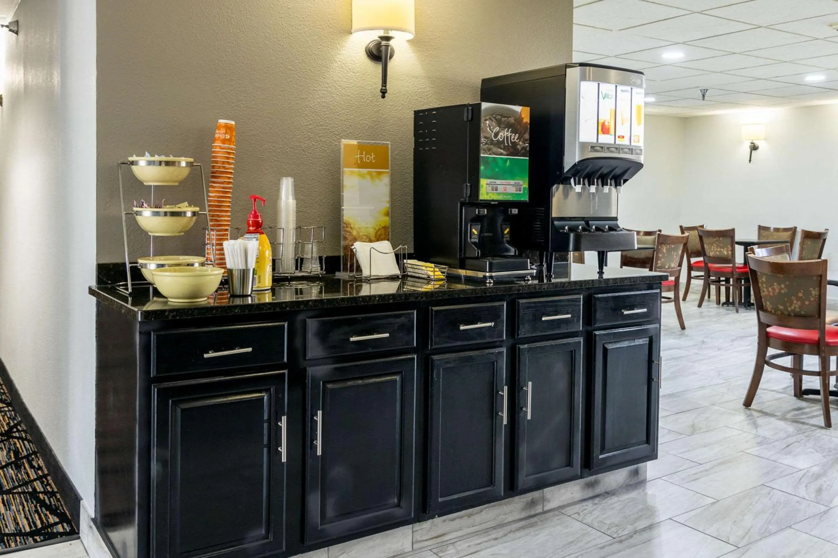 Breakfast in Quality Inn Carrollton