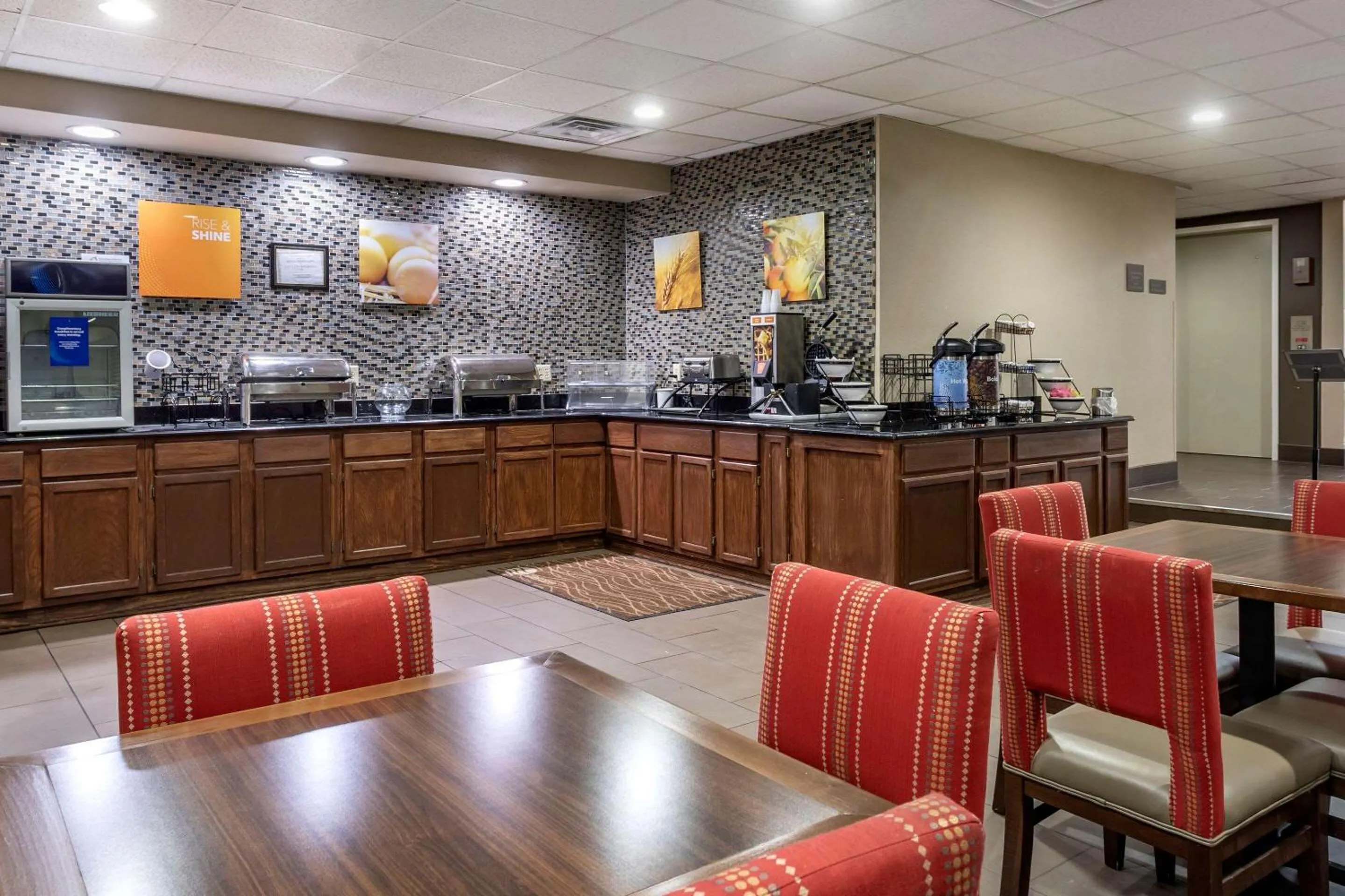 Restaurant/places to eat in Comfort Inn Paducah I-24