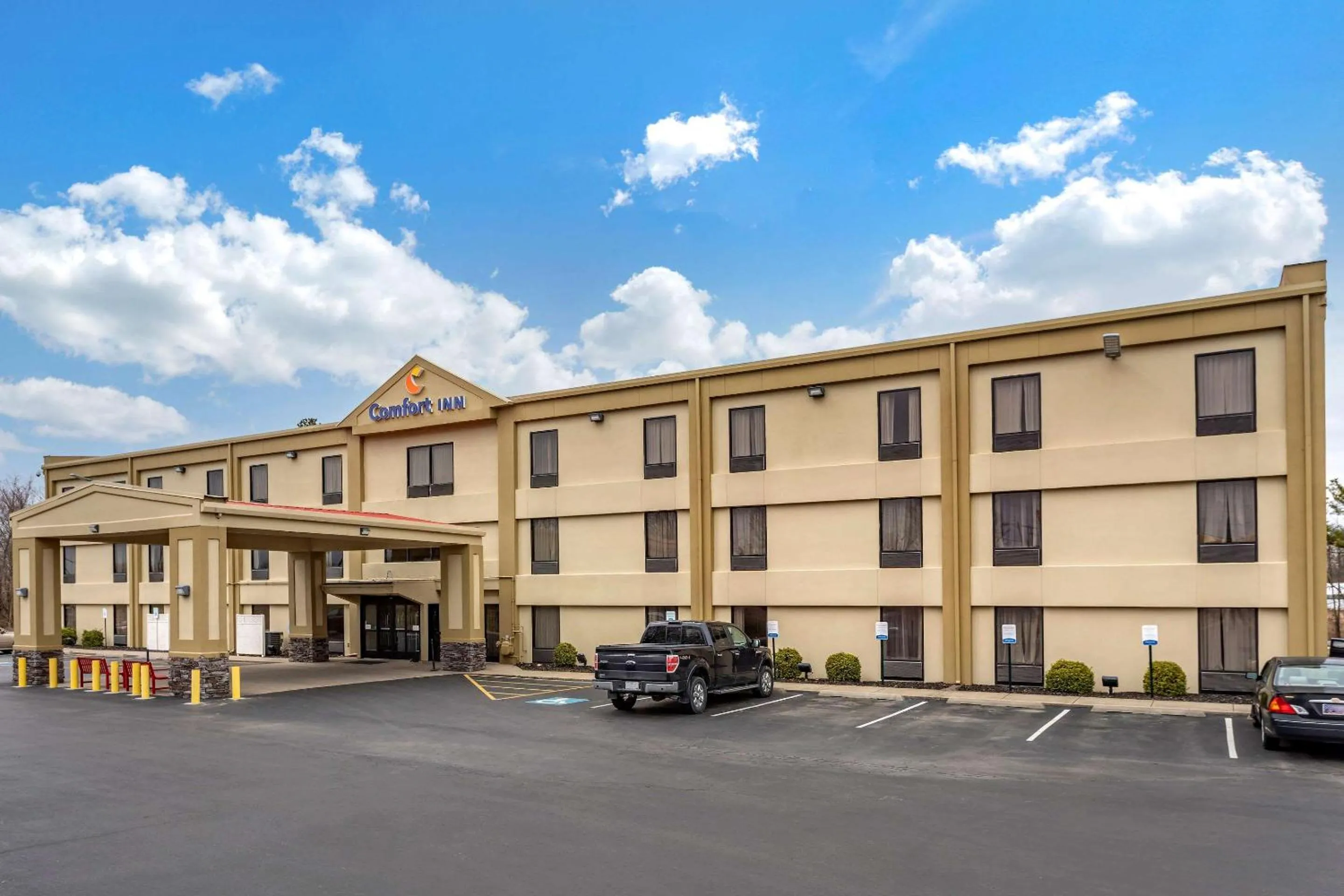 Property building in Comfort Inn Paducah I-24