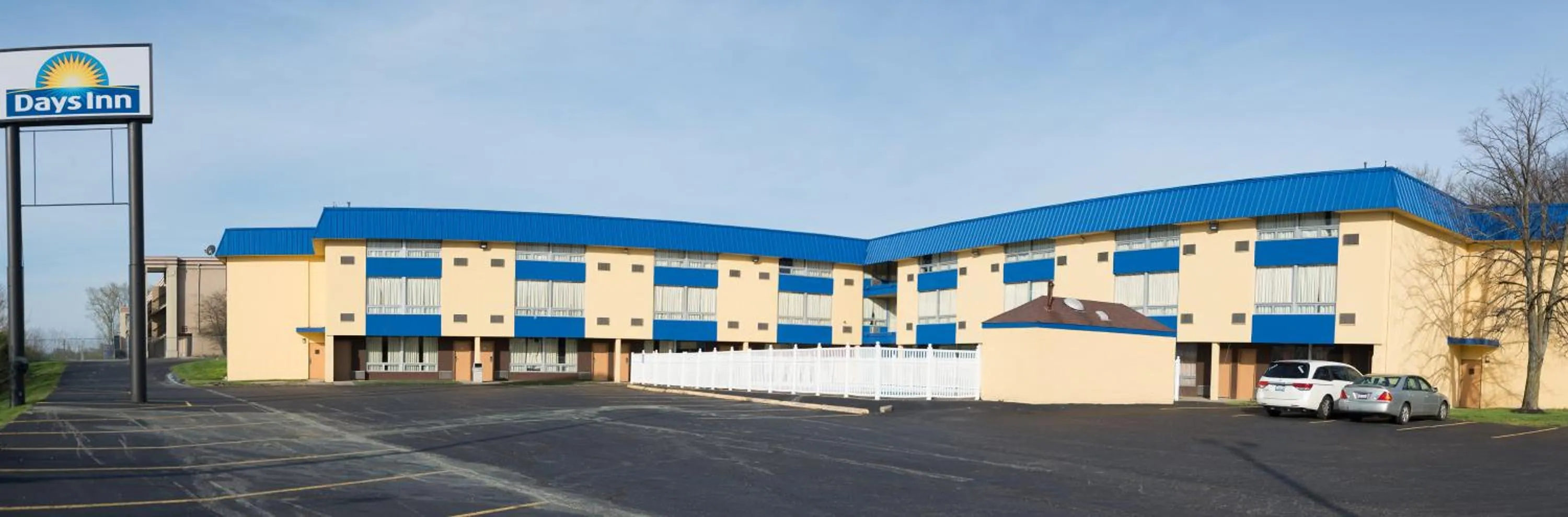 Property building in Days Inn by Wyndham Fort Wright Cincinnati Area