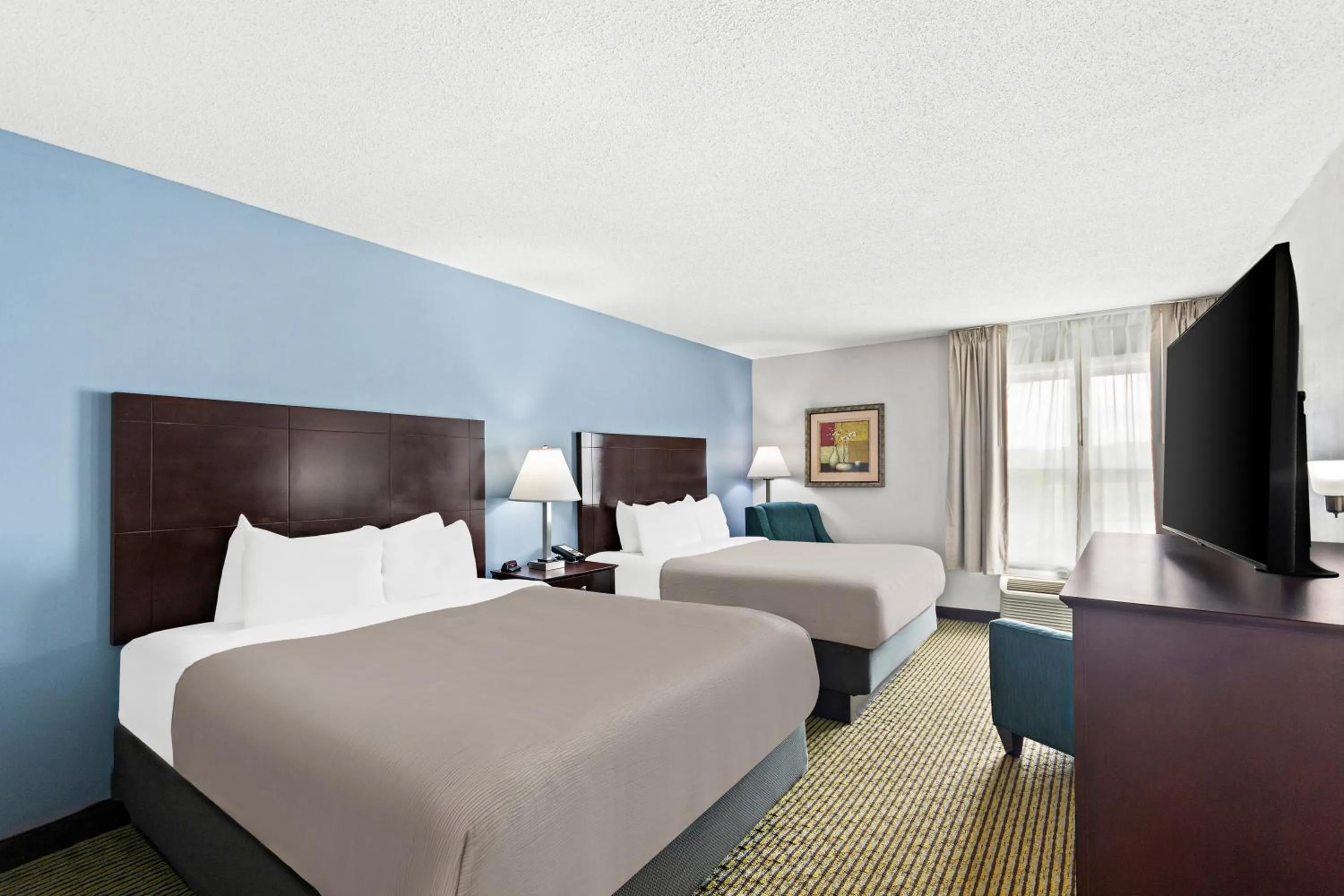 Guests, Bed in Quality Inn Dry Ridge