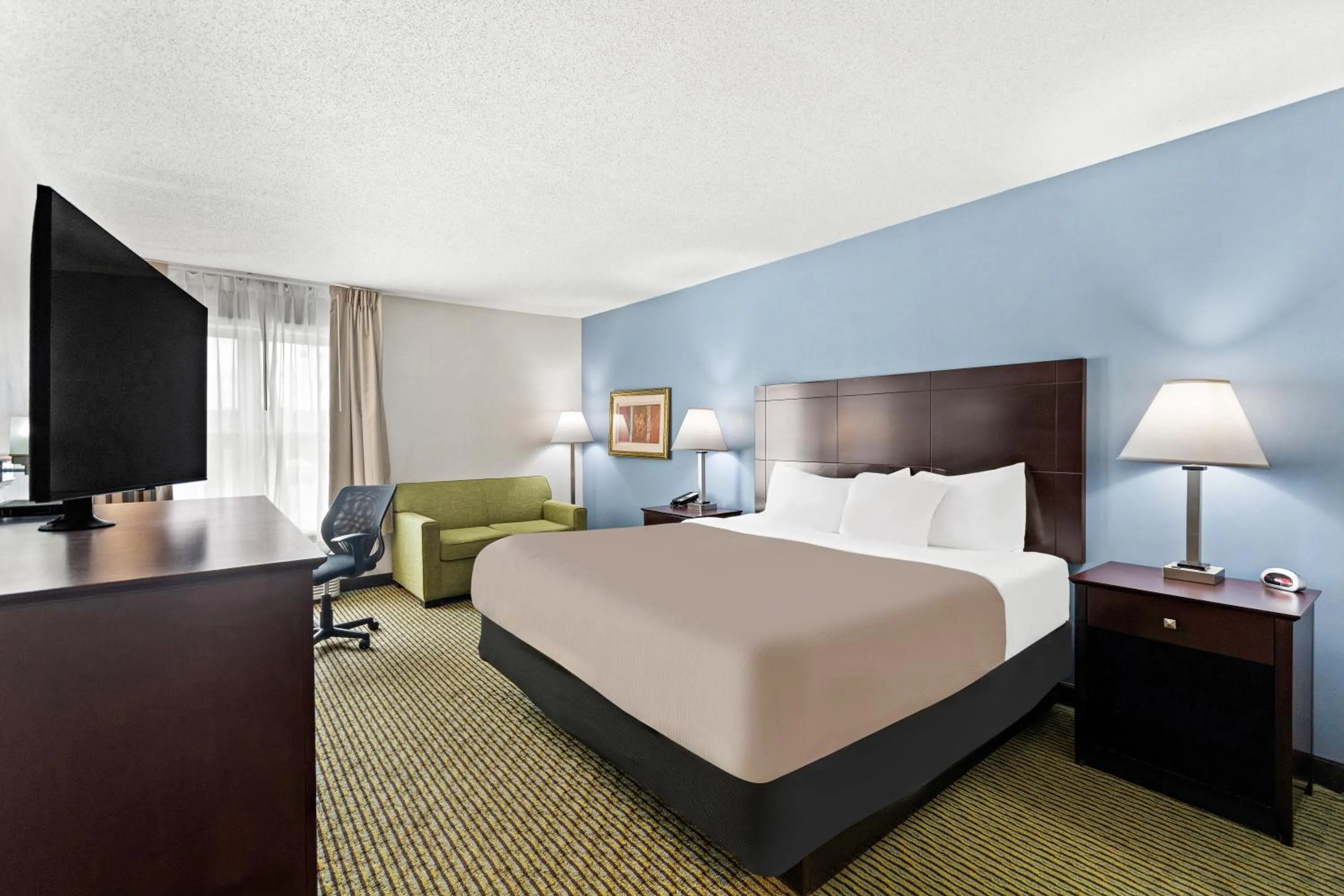 Bed in Quality Inn Dry Ridge