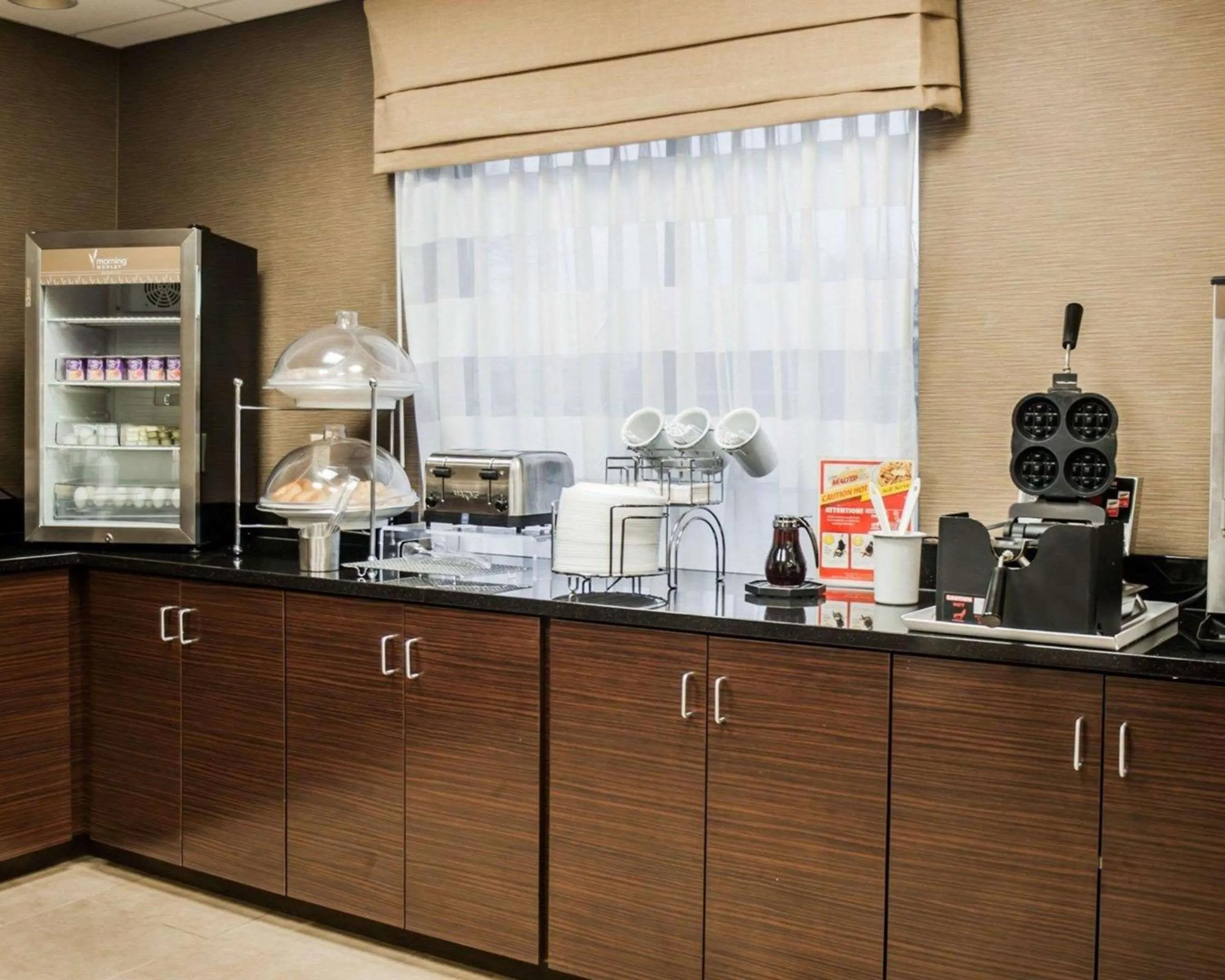 Restaurant/places to eat in Sleep Inn & Suites Fort Campbell