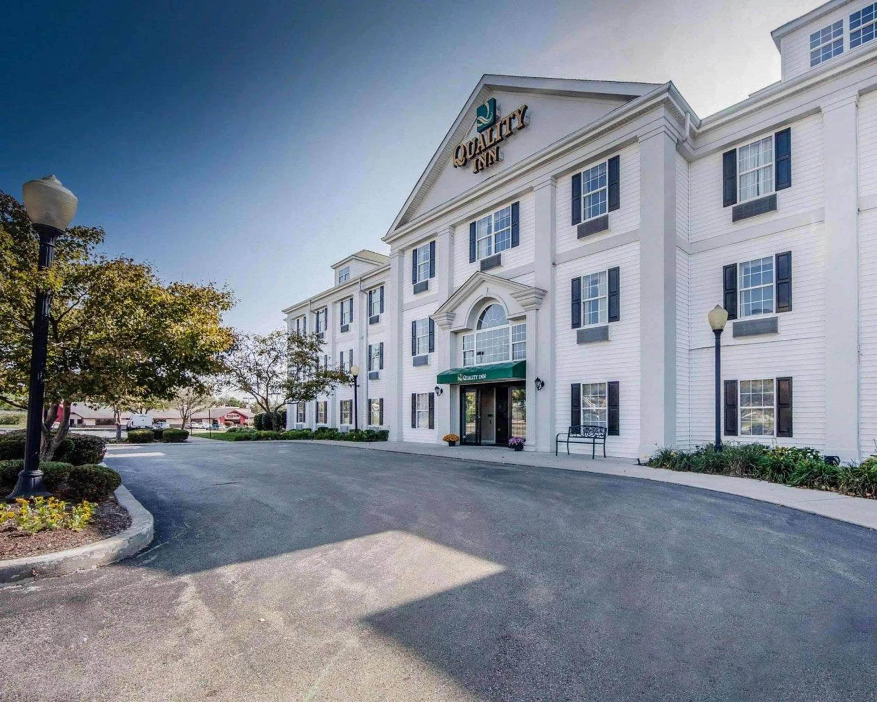 Property building in Quality Inn Richmond