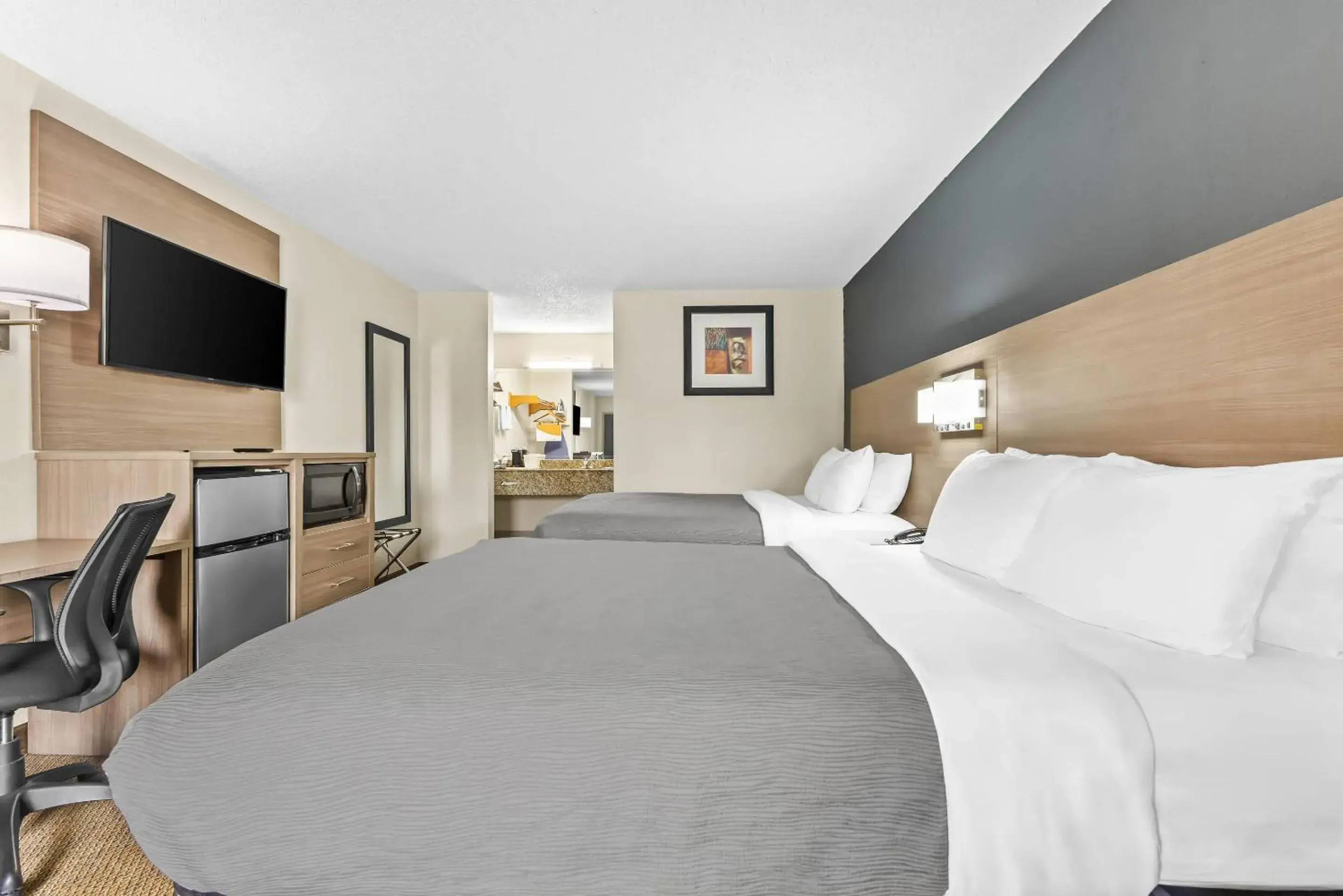 Queen Room with Two Queen Beds - Non-Smoking in Quality Inn Oak Grove Fort Campbell Queen Room with Two Queen Beds - Non-Smoking in Quality Inn Oak Grove Fort Campbell