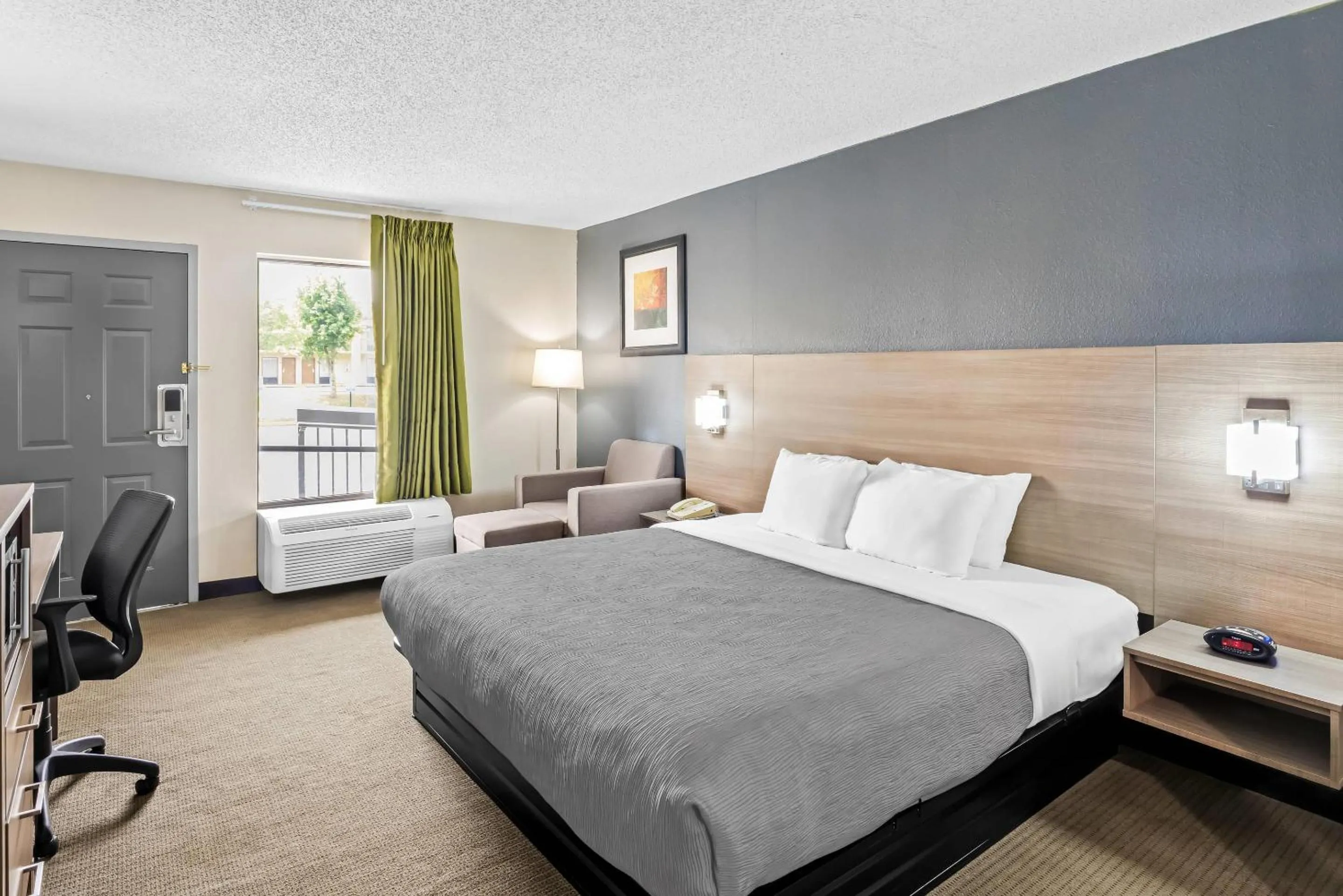 Bedroom, Bed in Quality Inn Oak Grove Fort Campbell