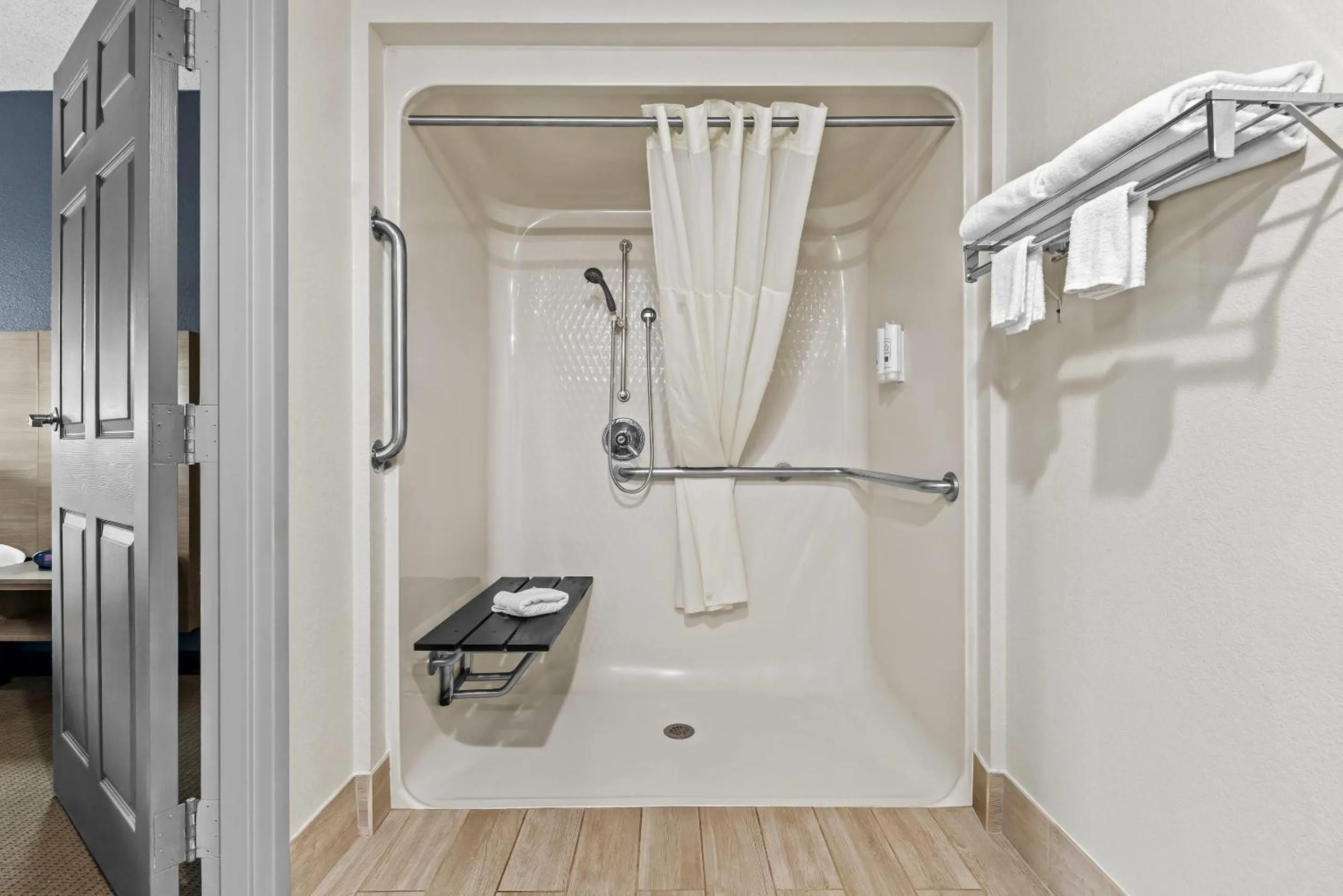 Bedroom in Quality Inn Oak Grove Fort Campbell