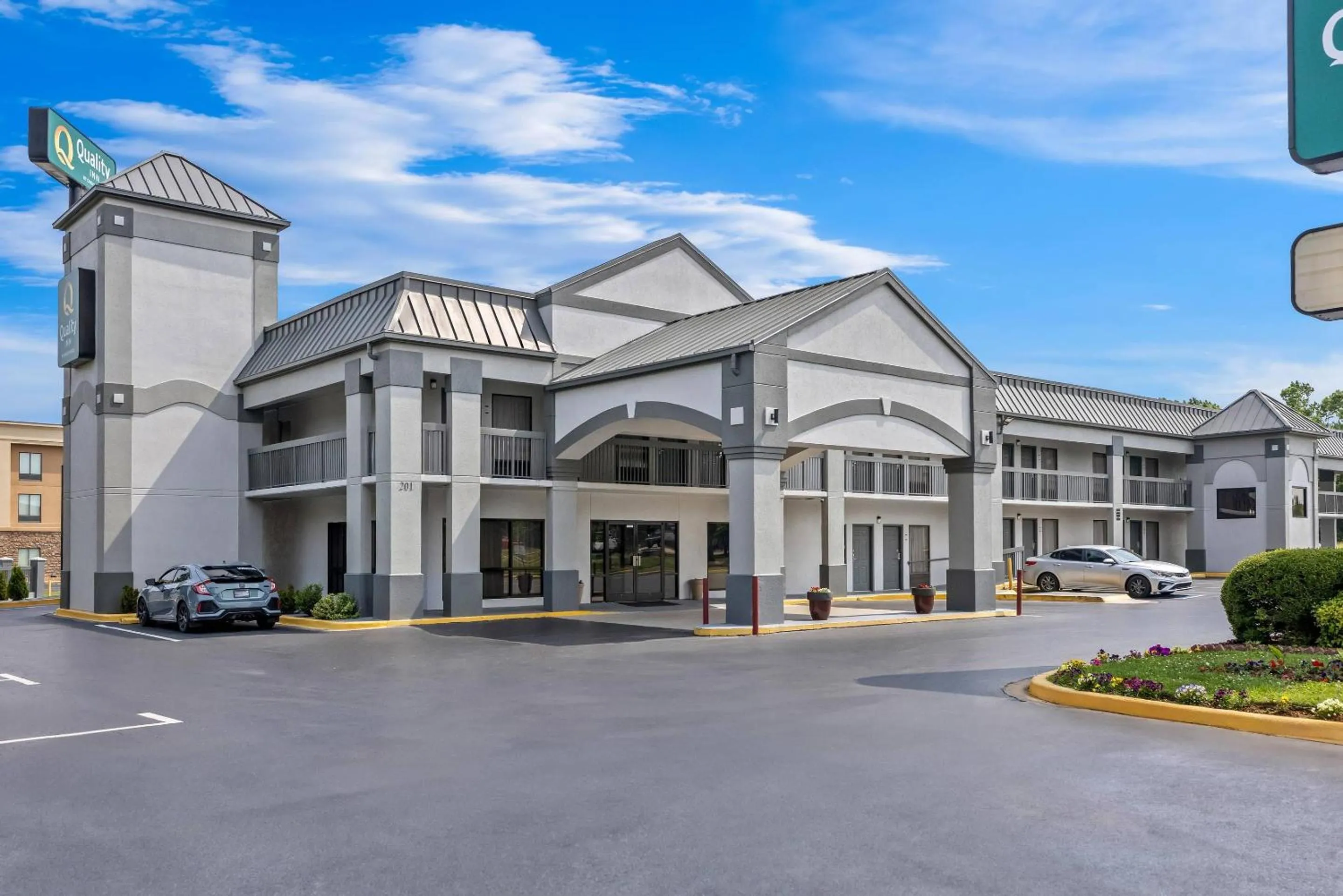 Property building in Quality Inn Oak Grove Fort Campbell