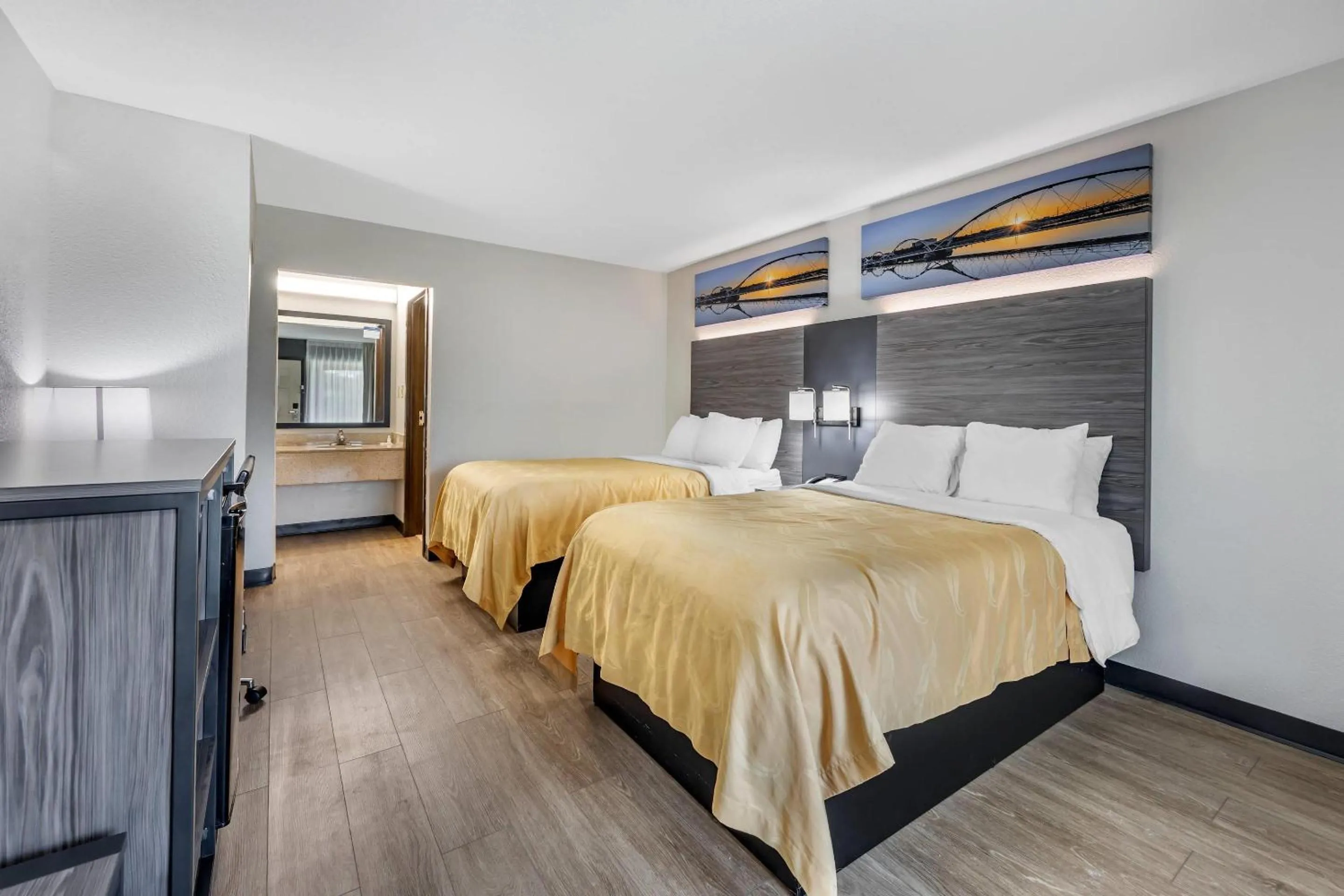 Bedroom, Bed in Quality Inn Glasgow