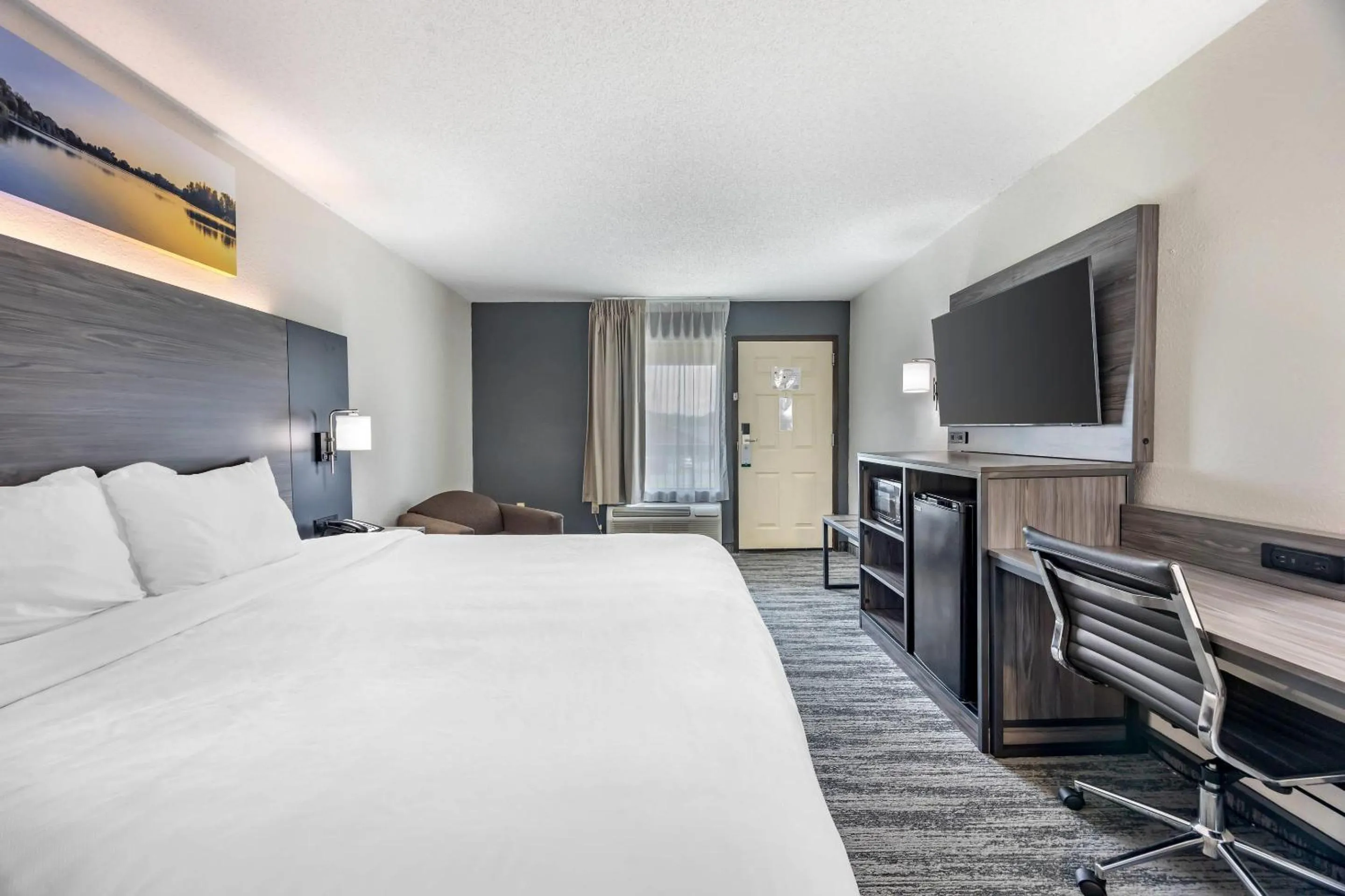 Bedroom, Bed in Quality Inn Glasgow