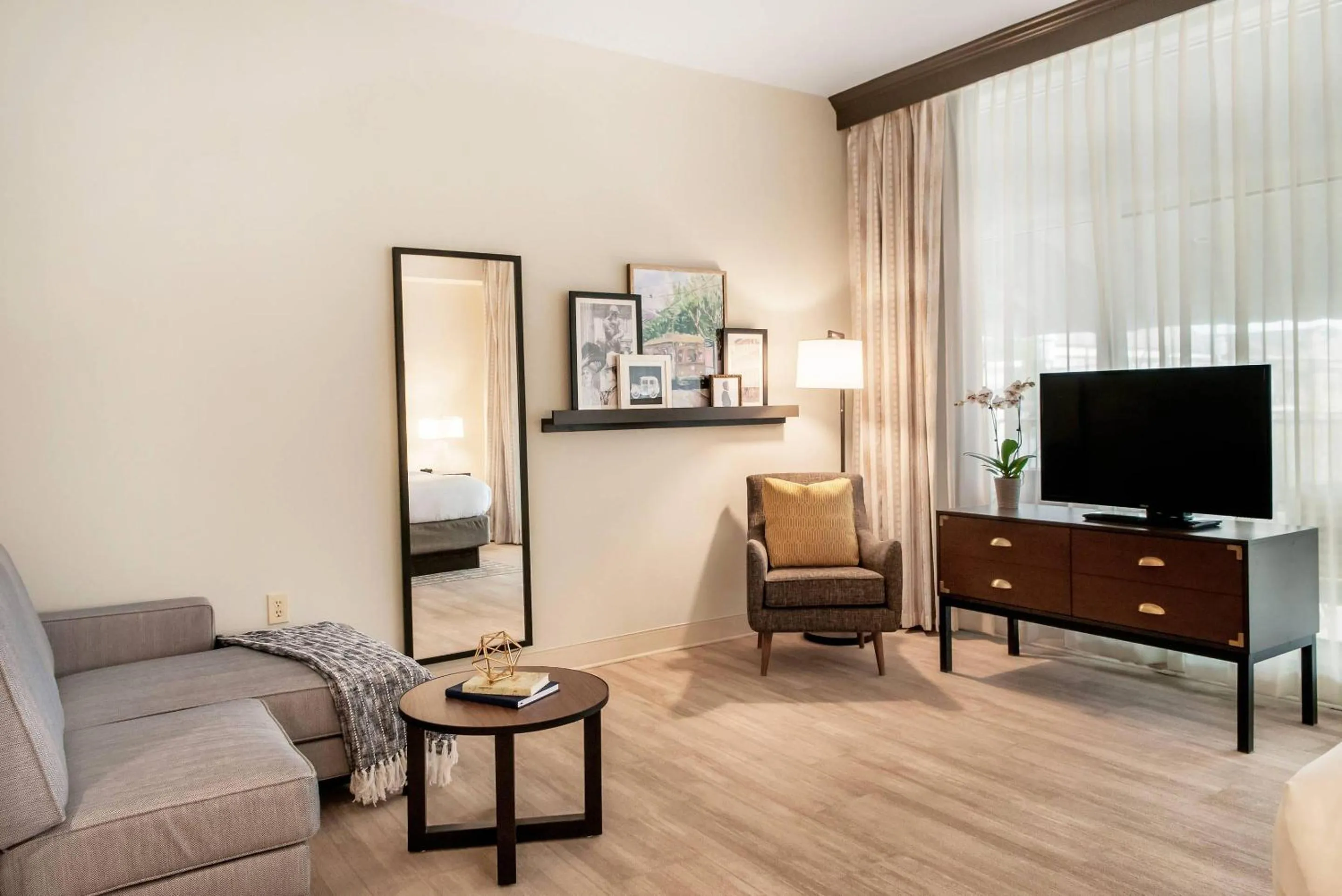 Bedroom in St Charles Coach House, an Ascend Collection Hotel