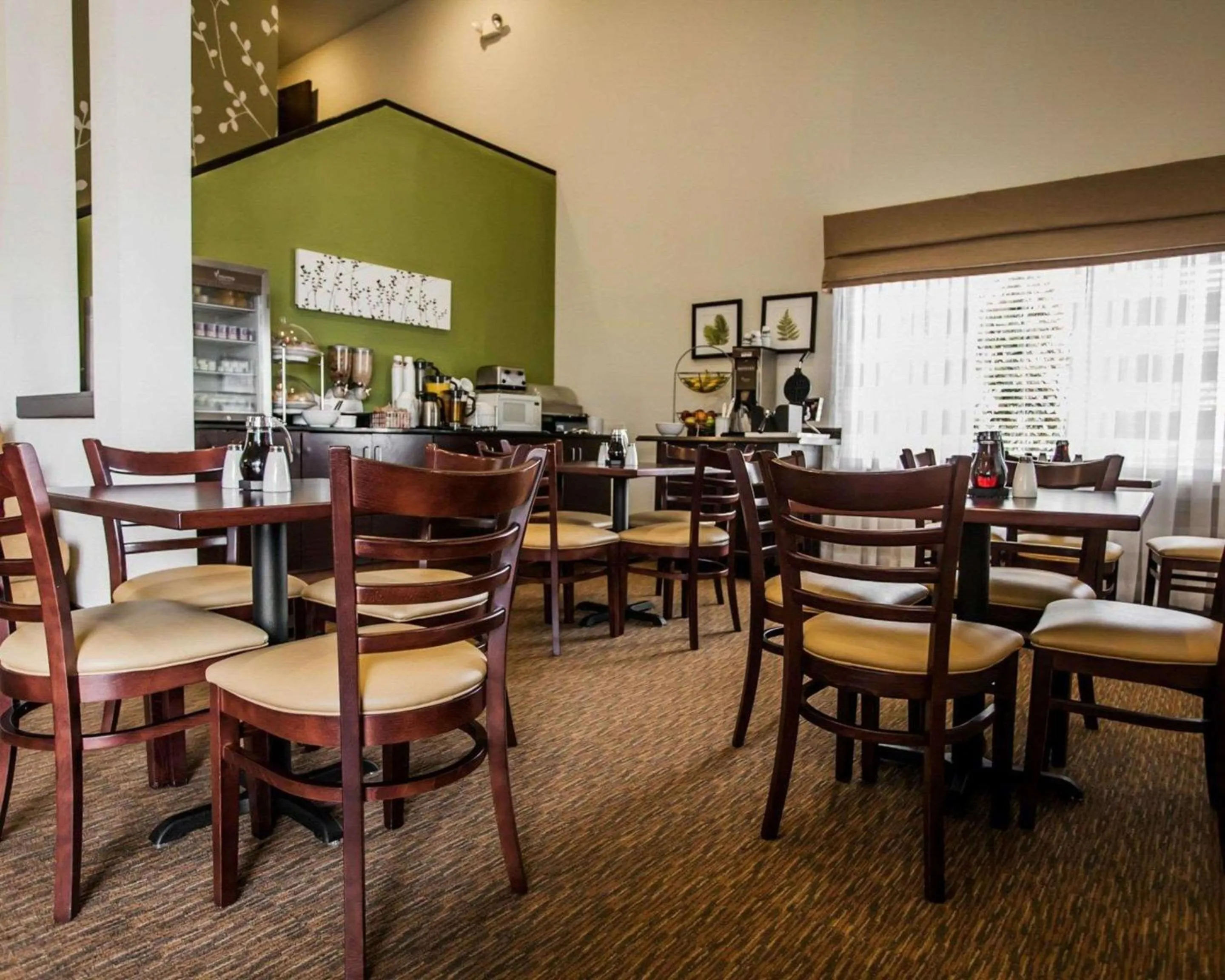 Dining area in Sleep Inn Slidell