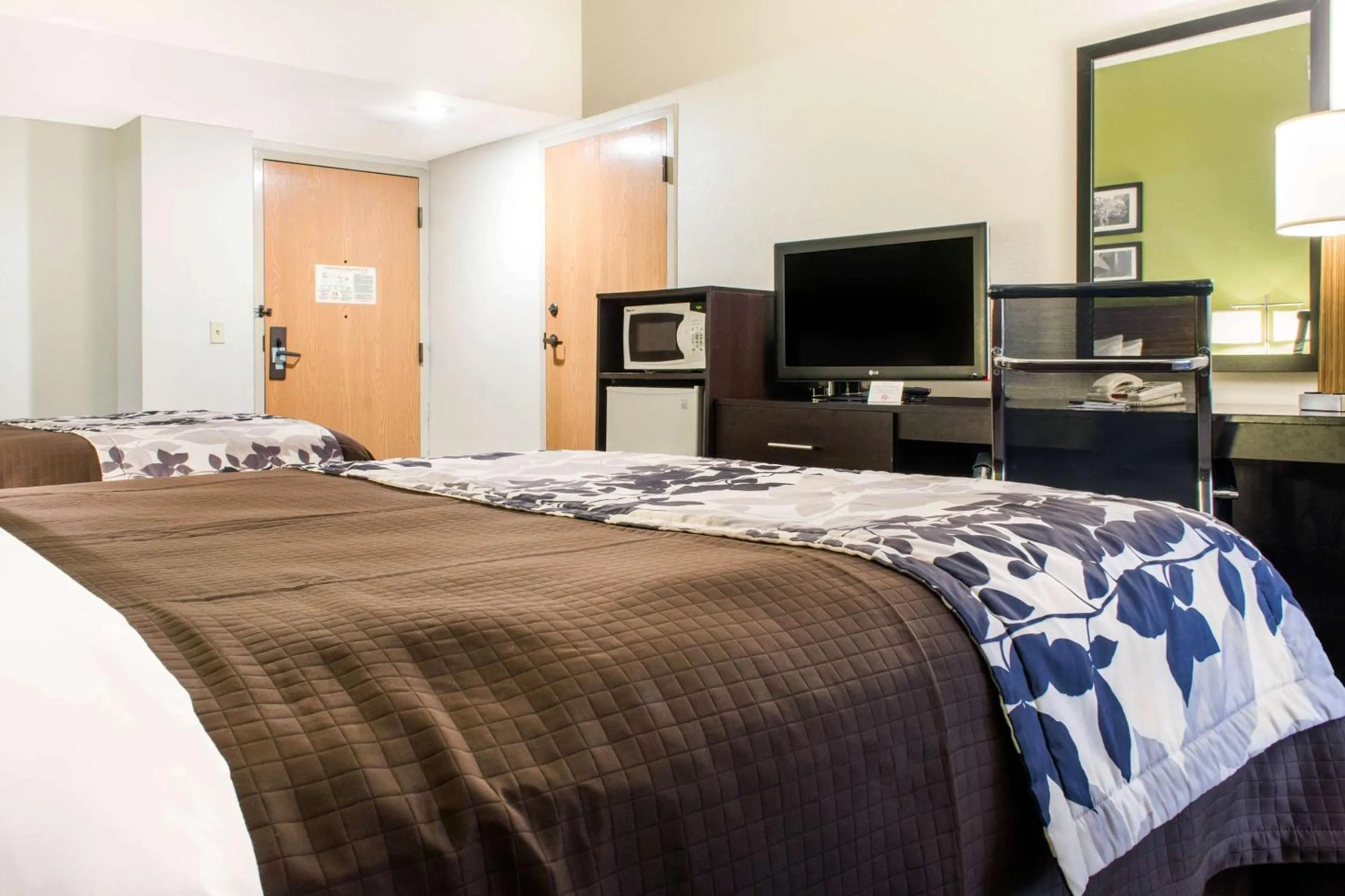 Bedroom, Bed in Sleep Inn & Suites Metairie - New Orleans West