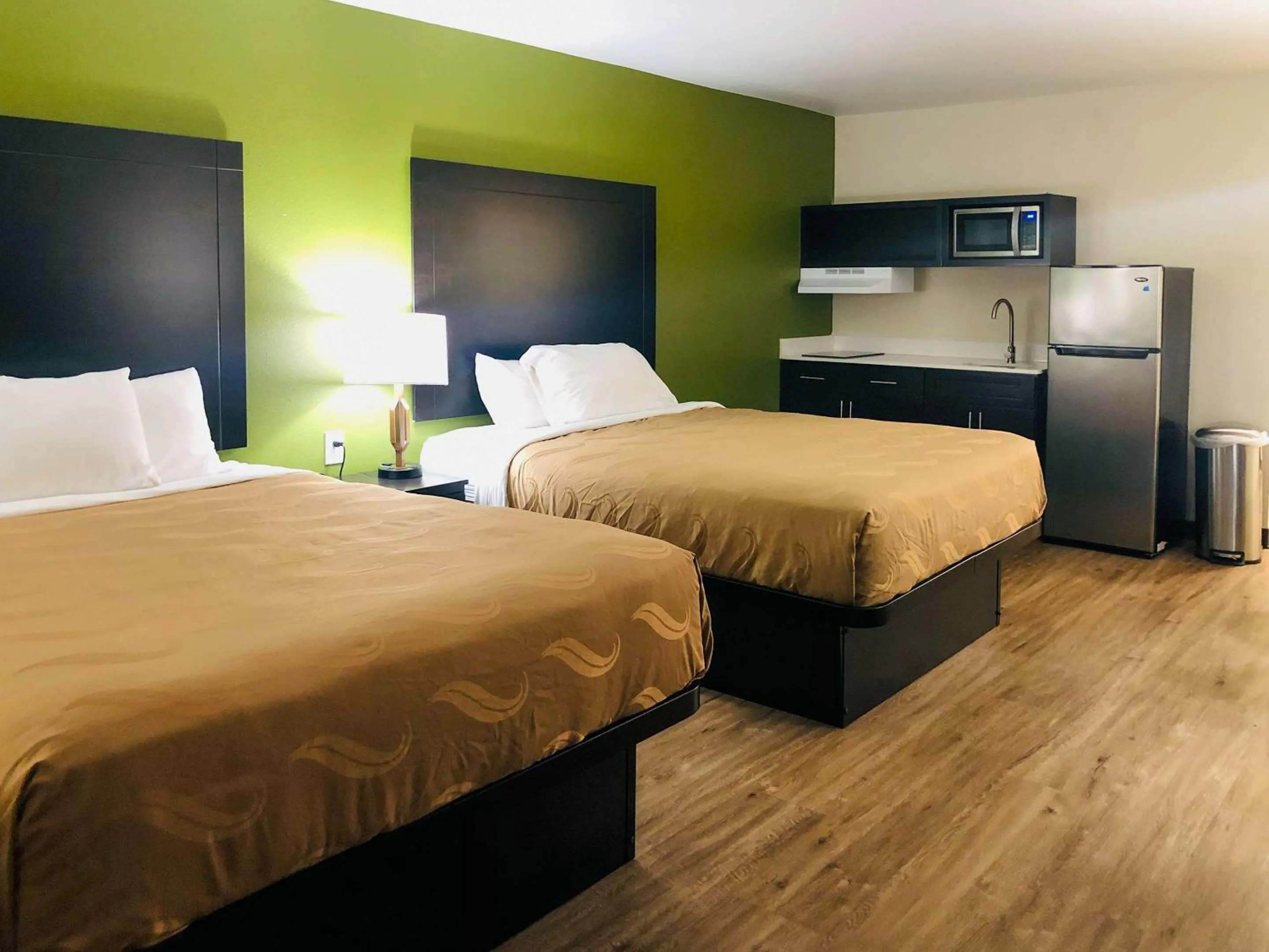 Bedroom, Bed in Quality Inn & Suites Lake Charles South