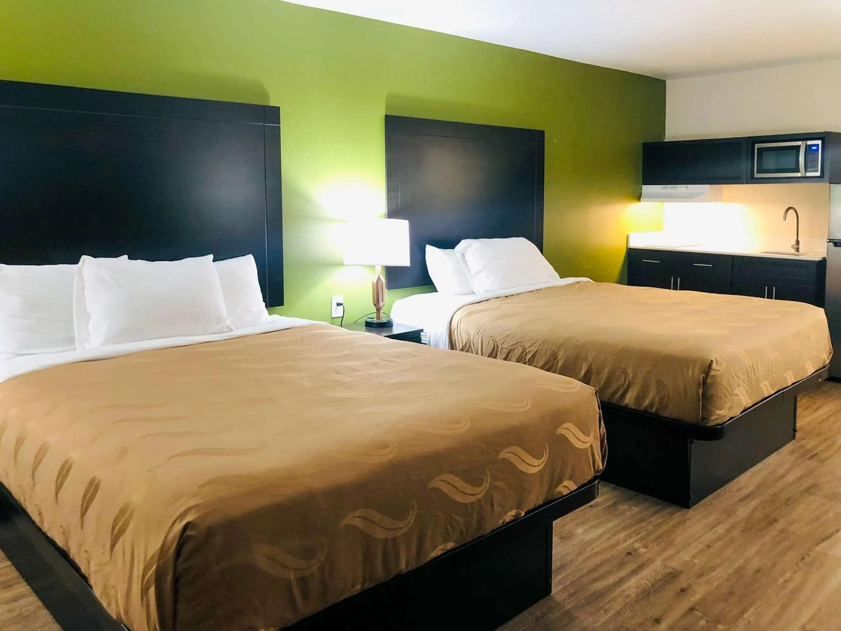 Bedroom, Bed in Quality Inn & Suites Lake Charles South