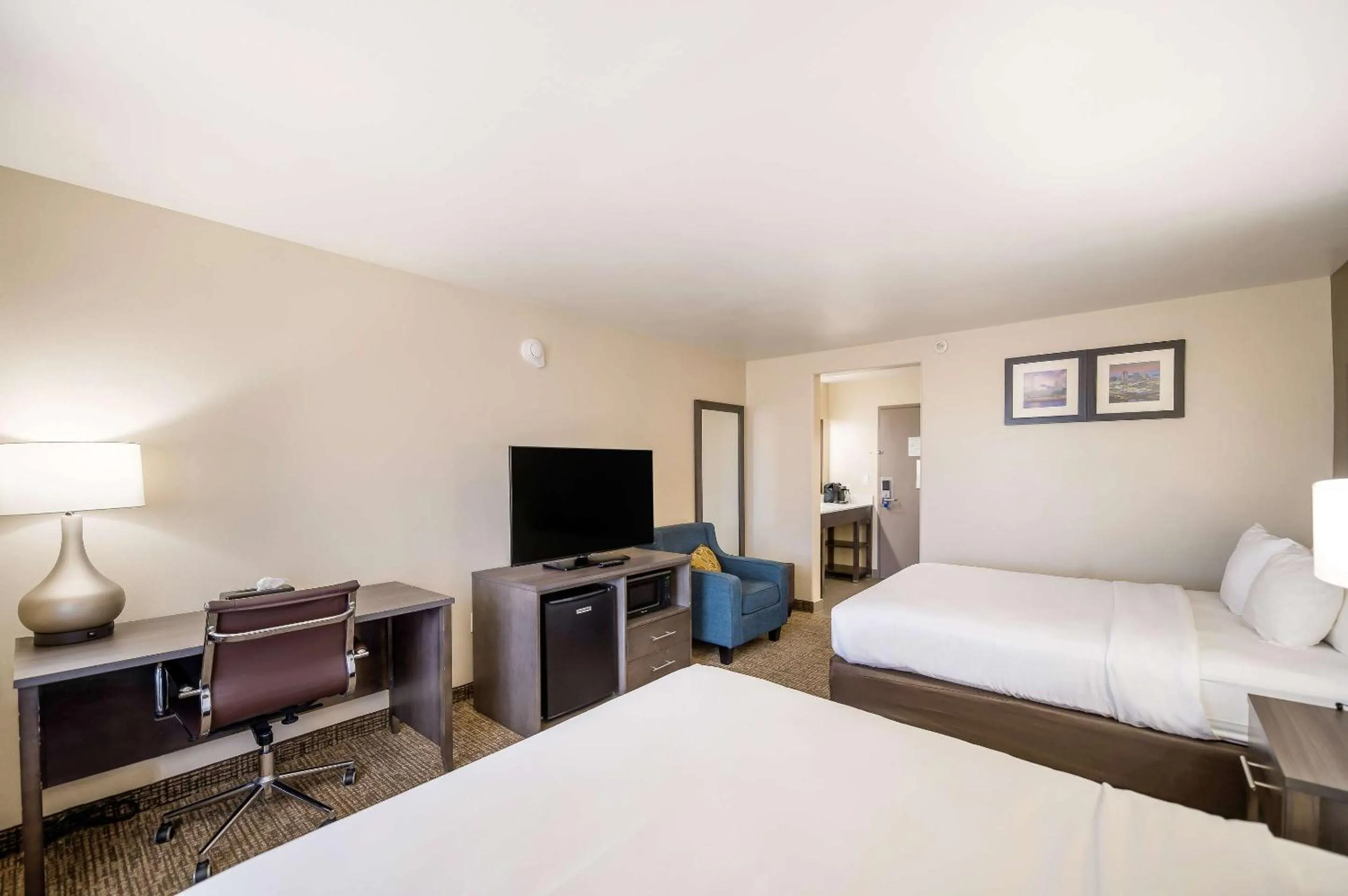 Bedroom, Bed in Comfort Inn Bossier City Casino Area near Shreveport Downtown